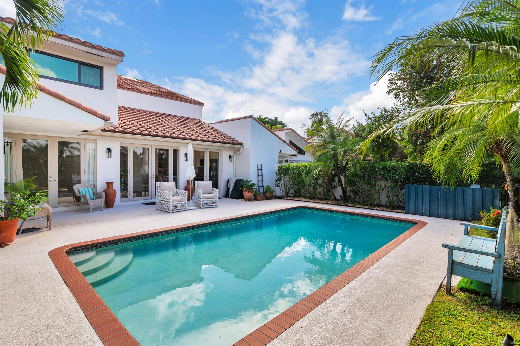 WINDSOR WAY 1 - Residential