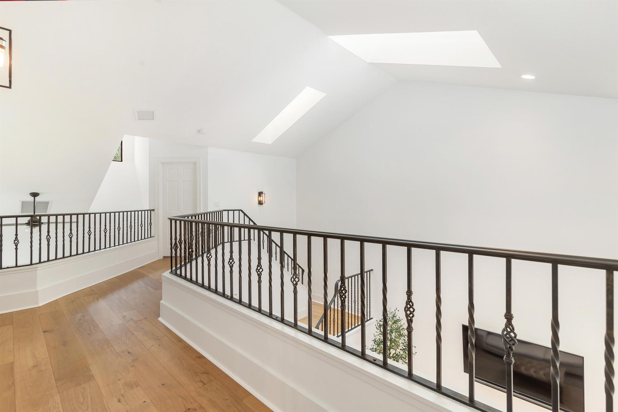 WINDSOR WAY 1 - Residential