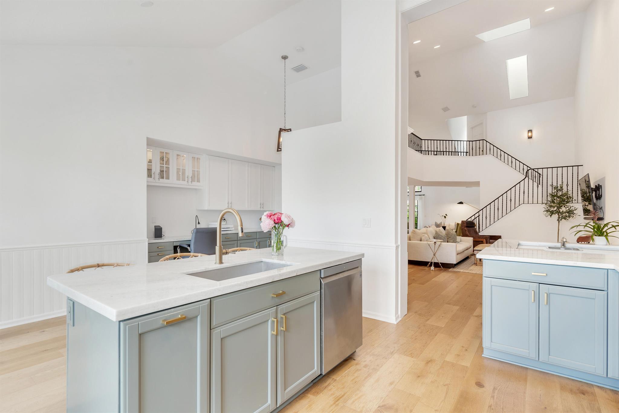 WINDSOR WAY 1 - Residential