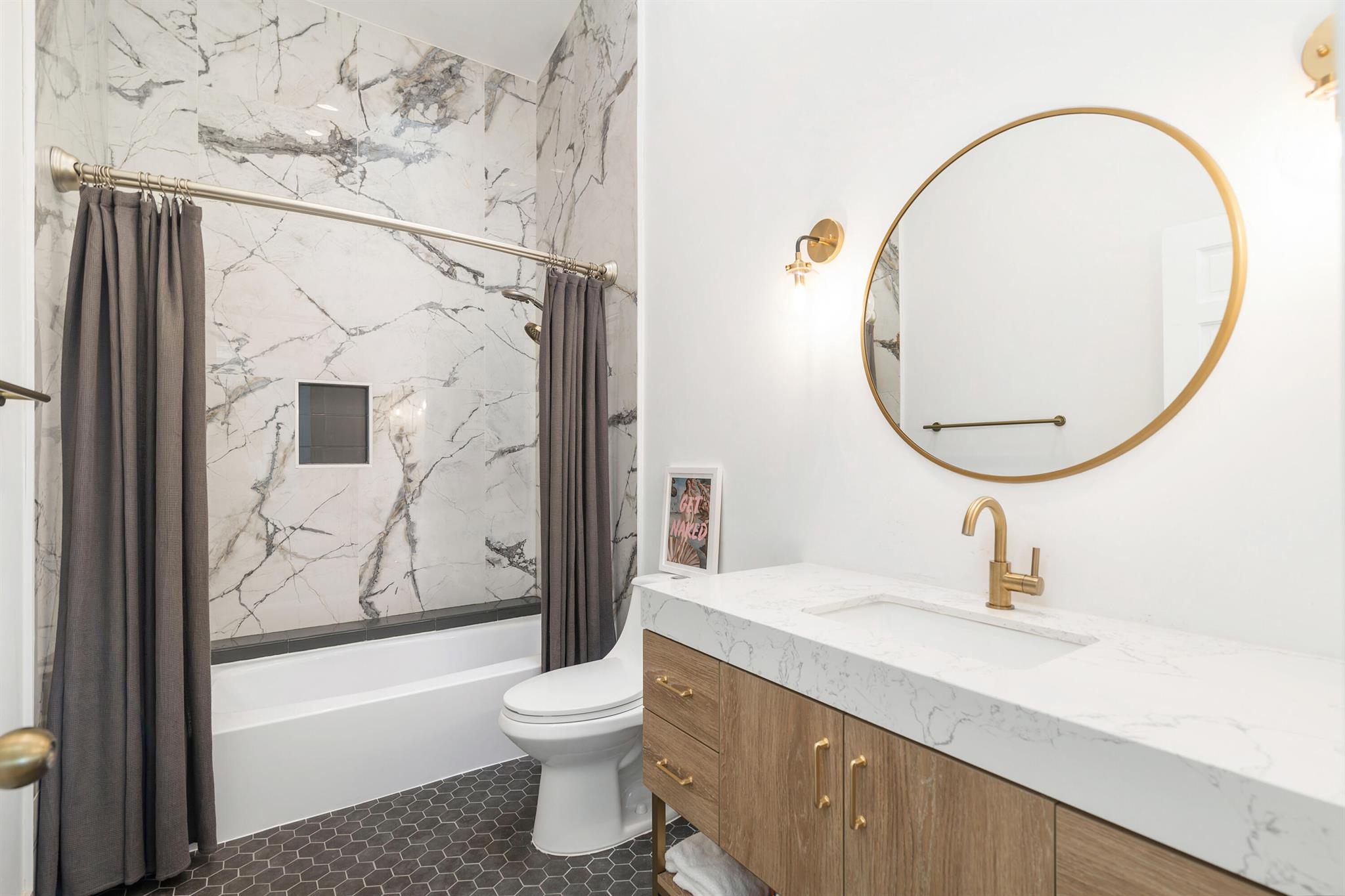 WINDSOR WAY 1 - Residential