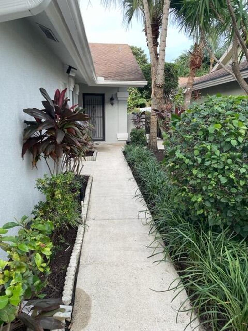 Photo of 139 Sand Pine Drive, Jupiter, FL 33477 (MLS # R10958255)