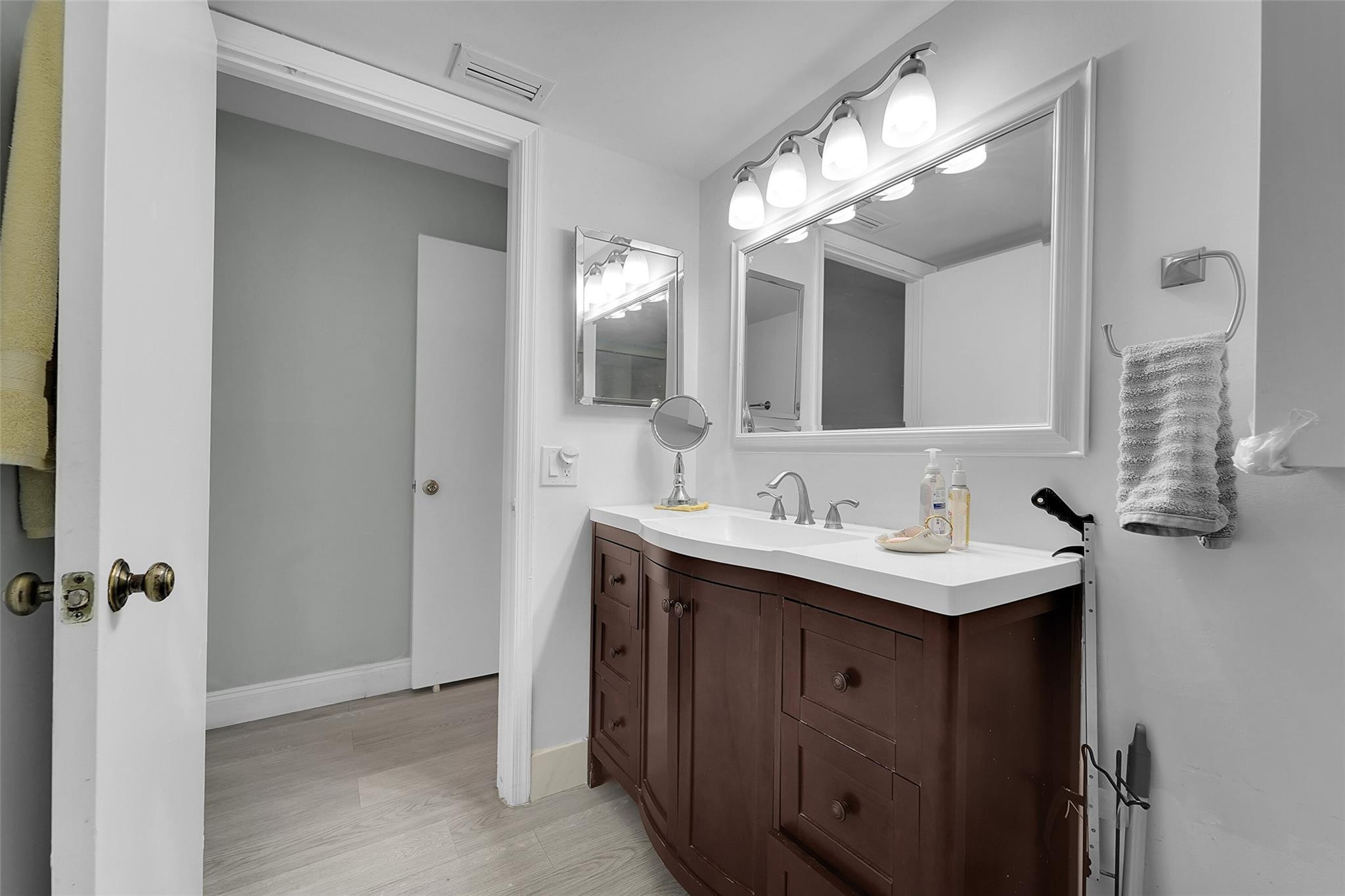 Palm Lakes Condominium - Residential