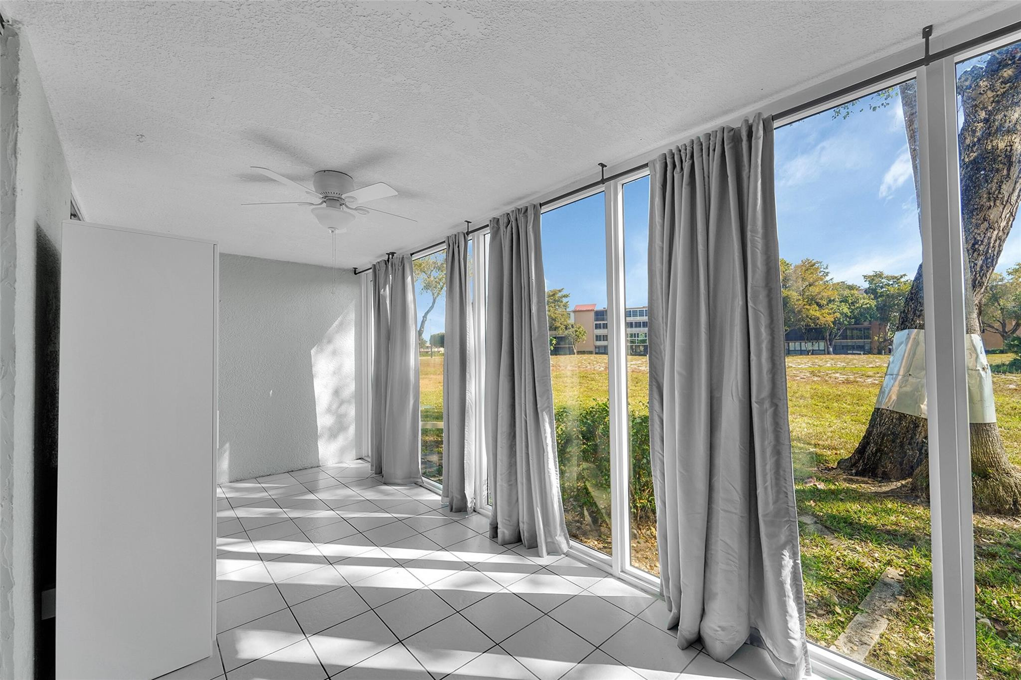 Palm Lakes Condominium - Residential