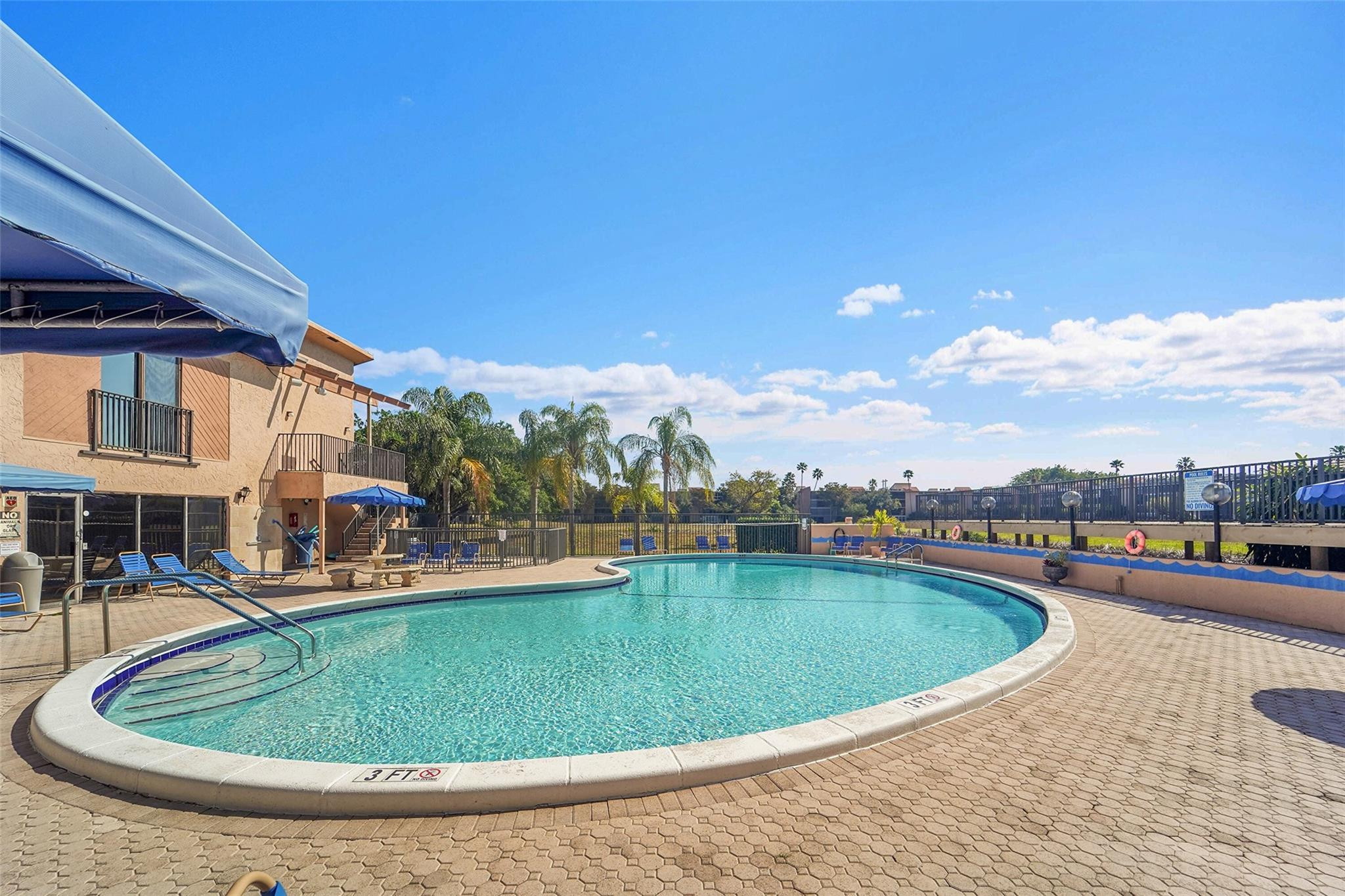 Palm Lakes Condominium - Residential