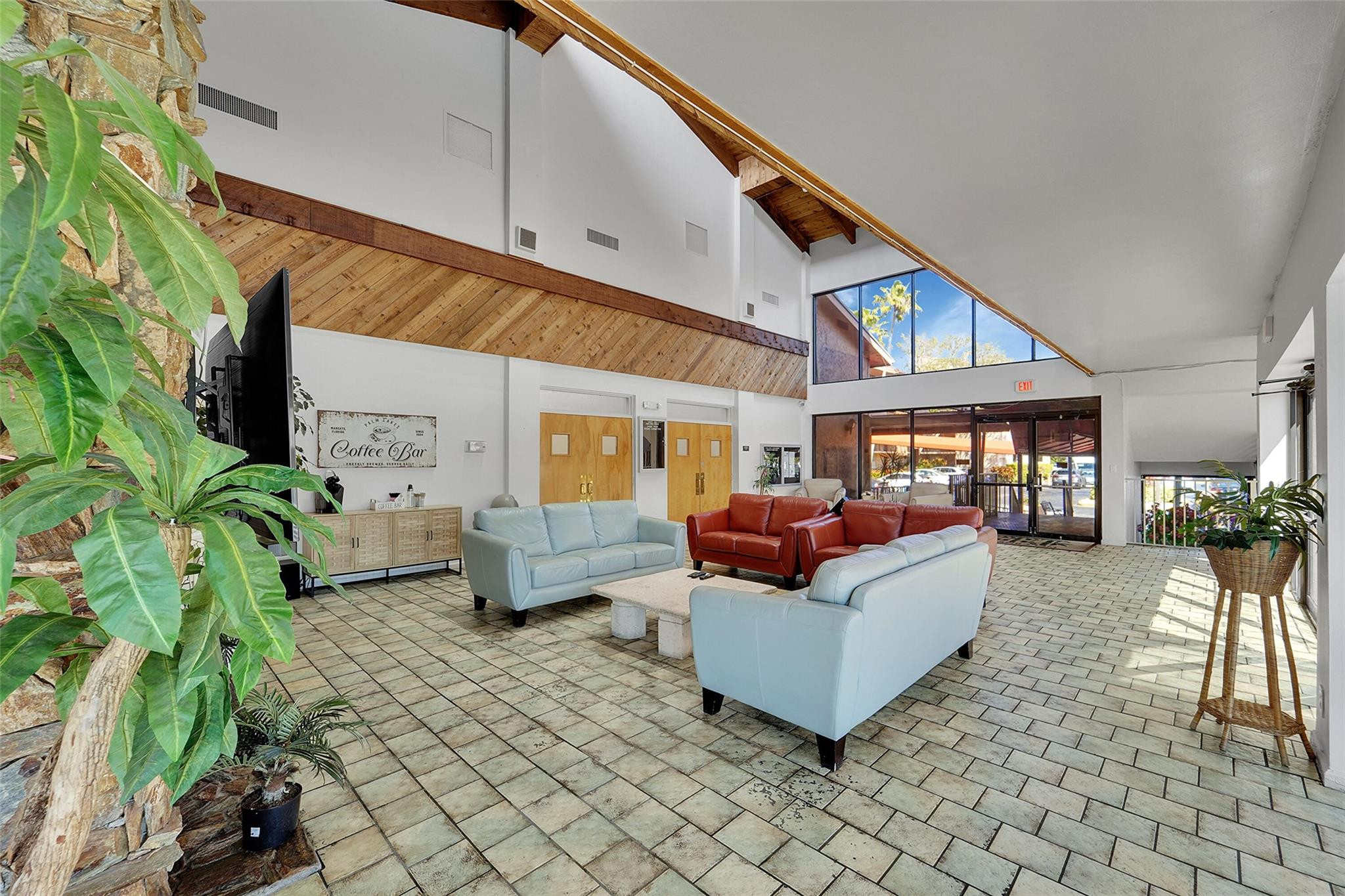 Palm Lakes Condominium - Residential