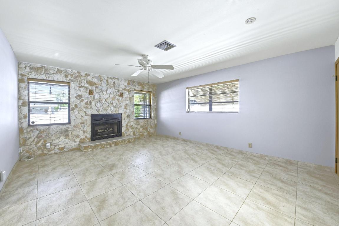 HOLLYWOOD CENTER - Residential