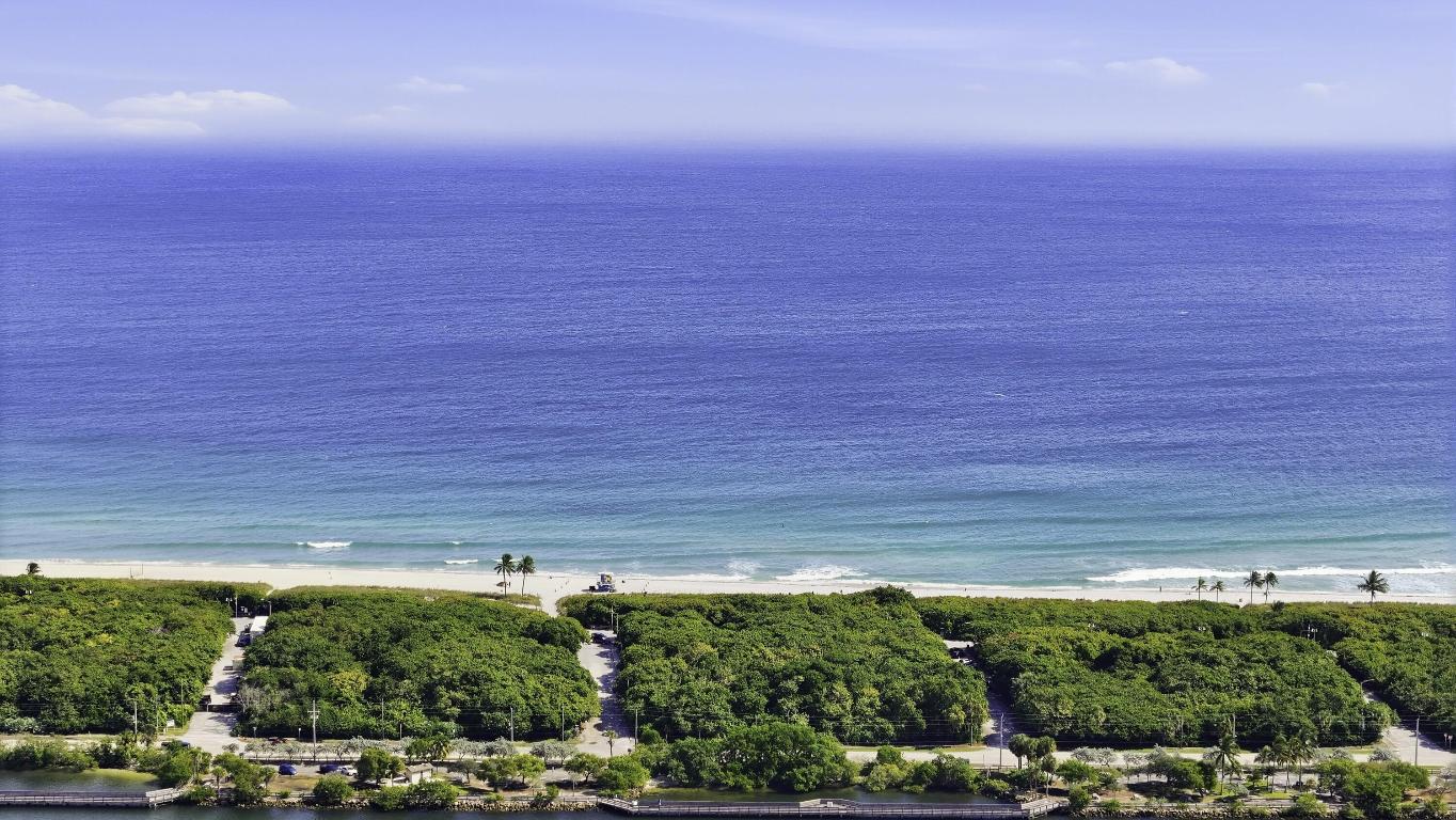 HOLLYWOOD CENTER - Residential