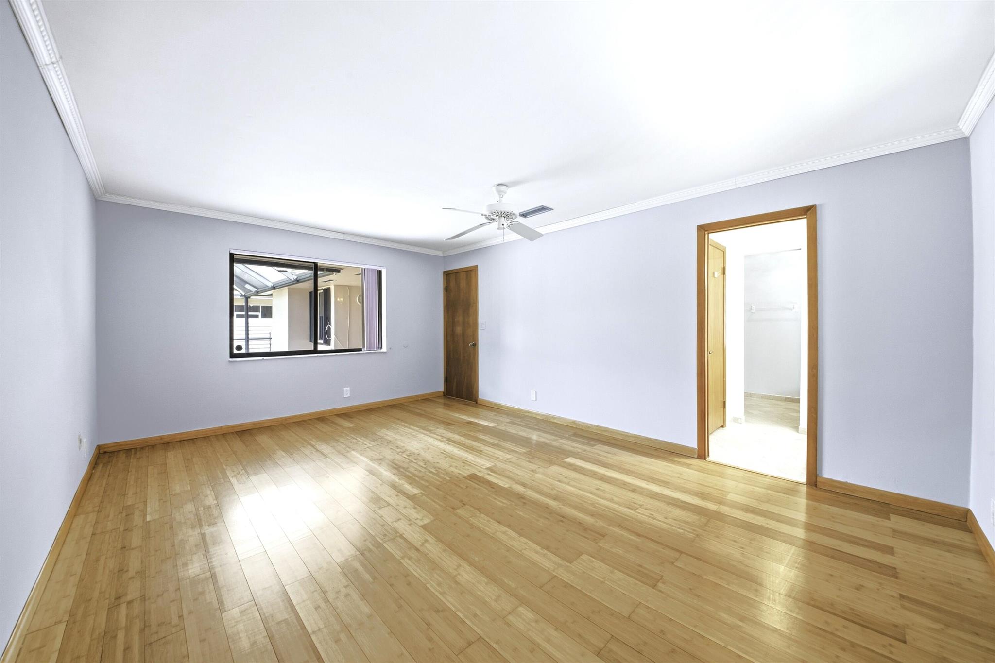 HOLLYWOOD CENTER - Residential