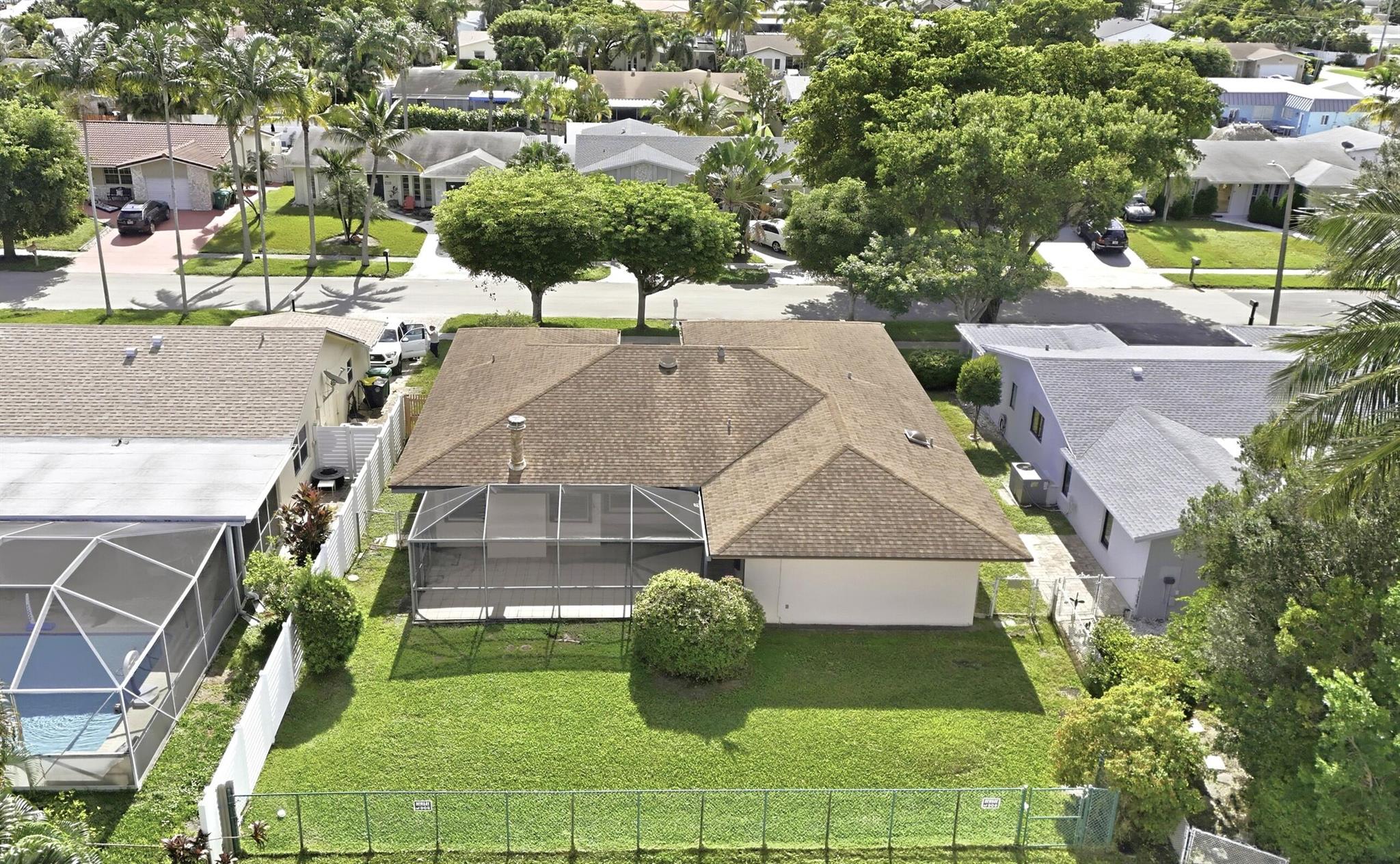 HOLLYWOOD CENTER - Residential