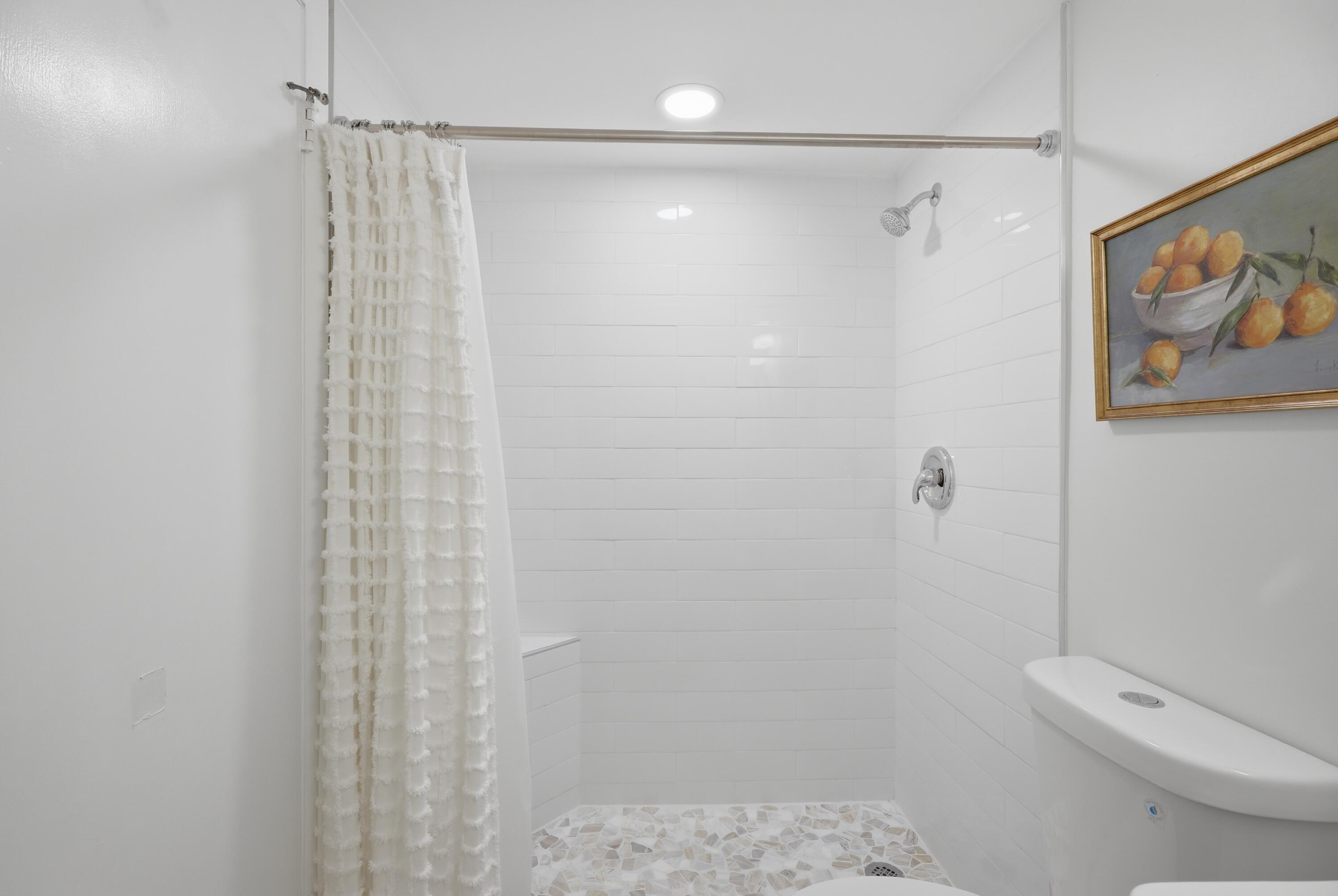 PINE RIDGE IV COND DECL FILED - Residential