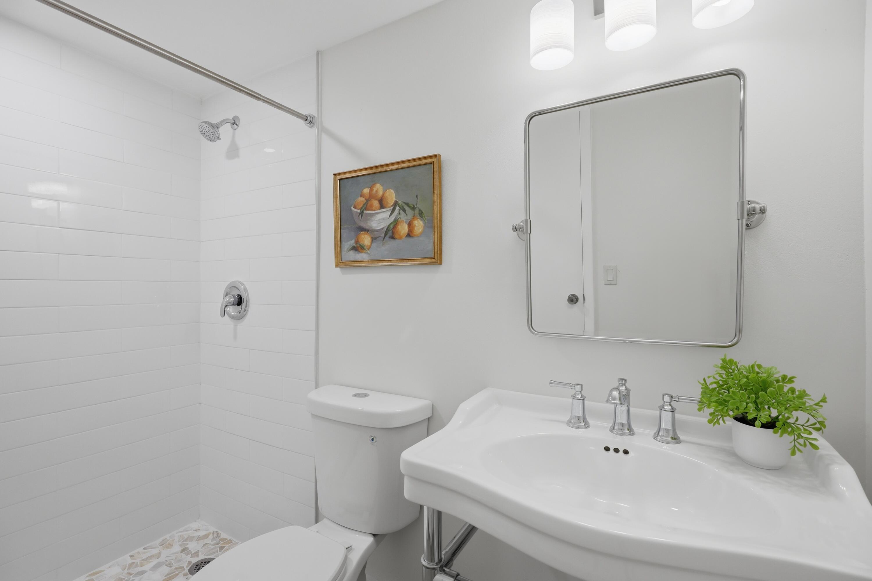 PINE RIDGE IV COND DECL FILED - Residential