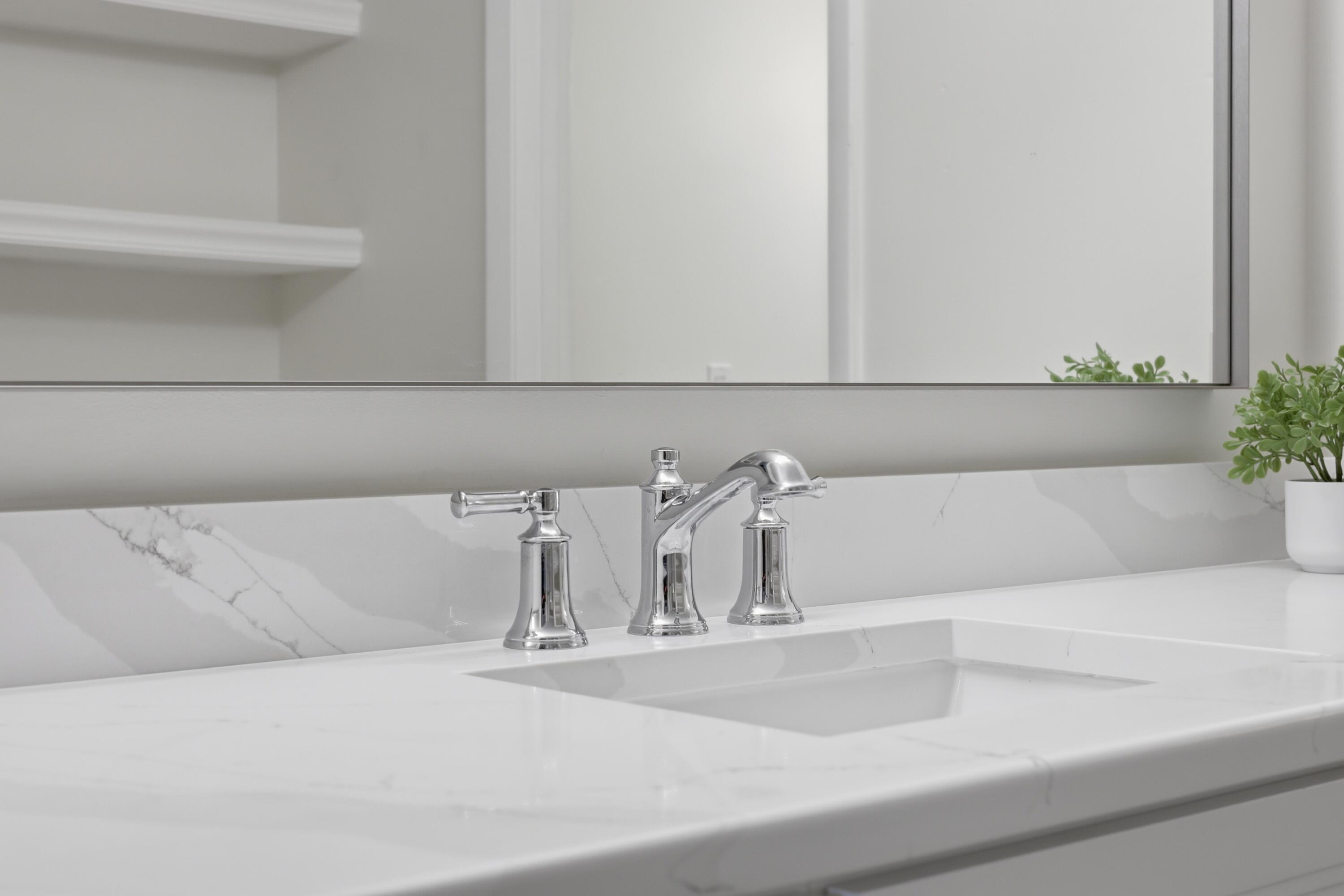 PINE RIDGE IV COND DECL FILED - Residential