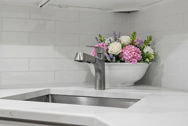 PINE RIDGE IV COND DECL FILED - Residential