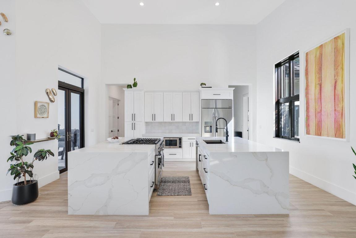 WHITE FENCES EQUESTRIAN ESTATES - Residential