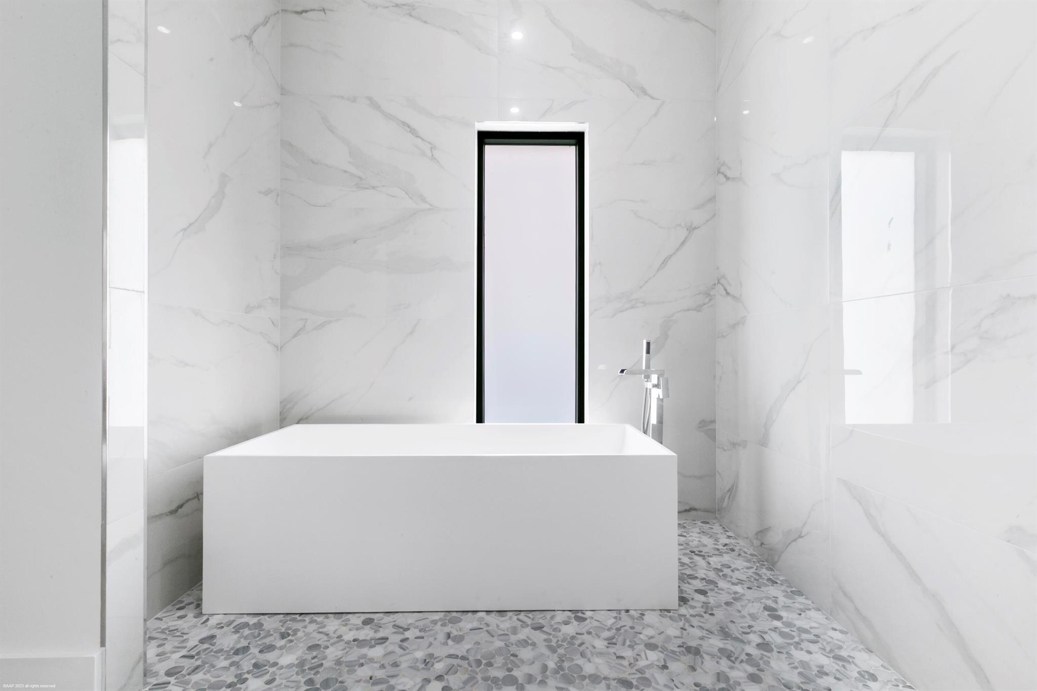 WHITE FENCES EQUESTRIAN E - Residential