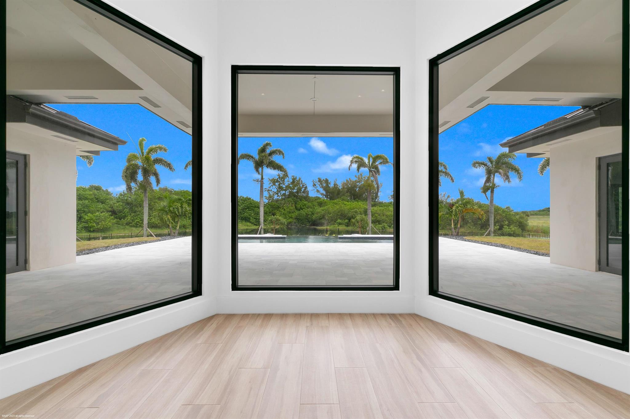 WHITE FENCES EQUESTRIAN E - Residential