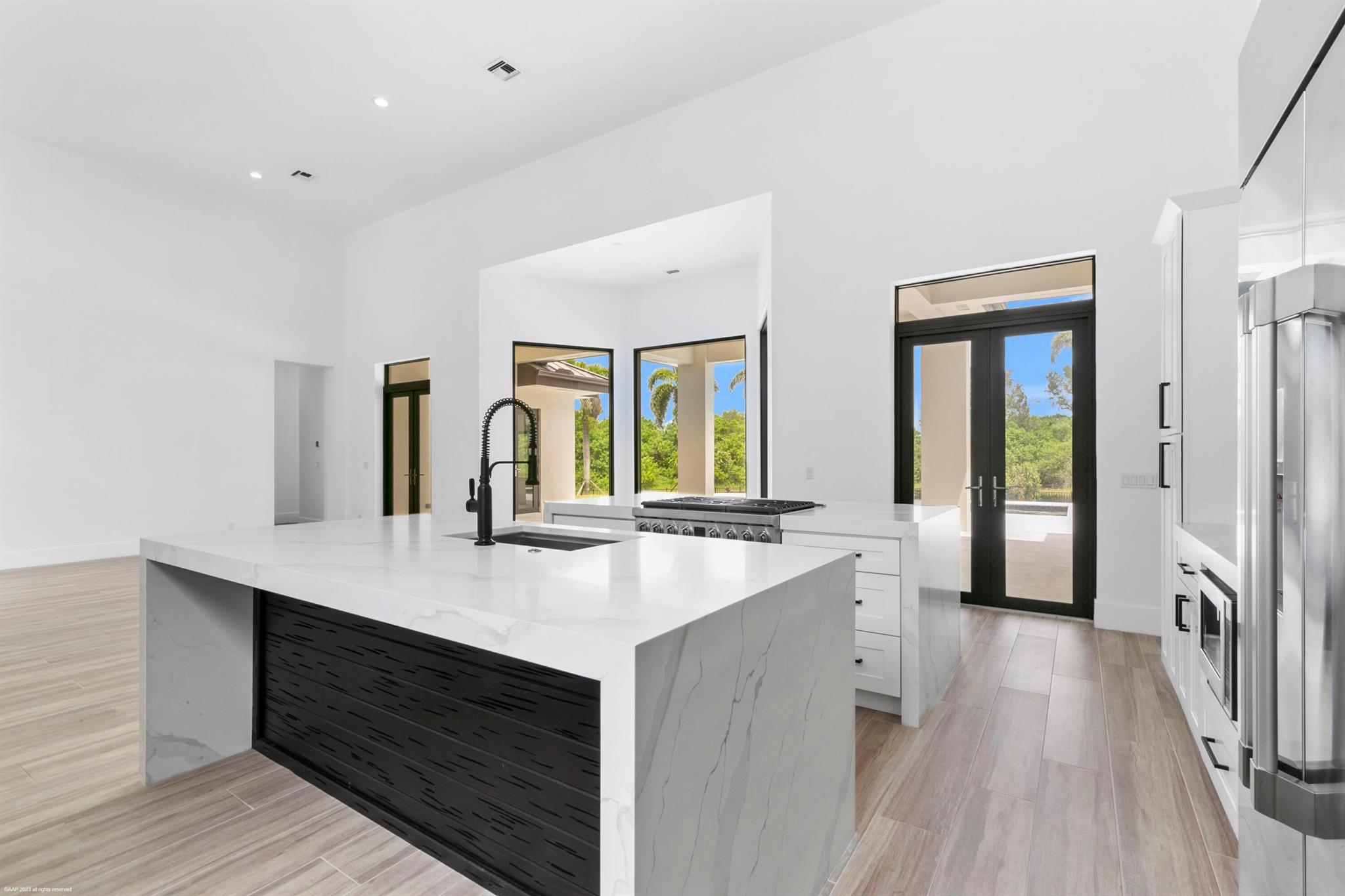 WHITE FENCES EQUESTRIAN E - Residential