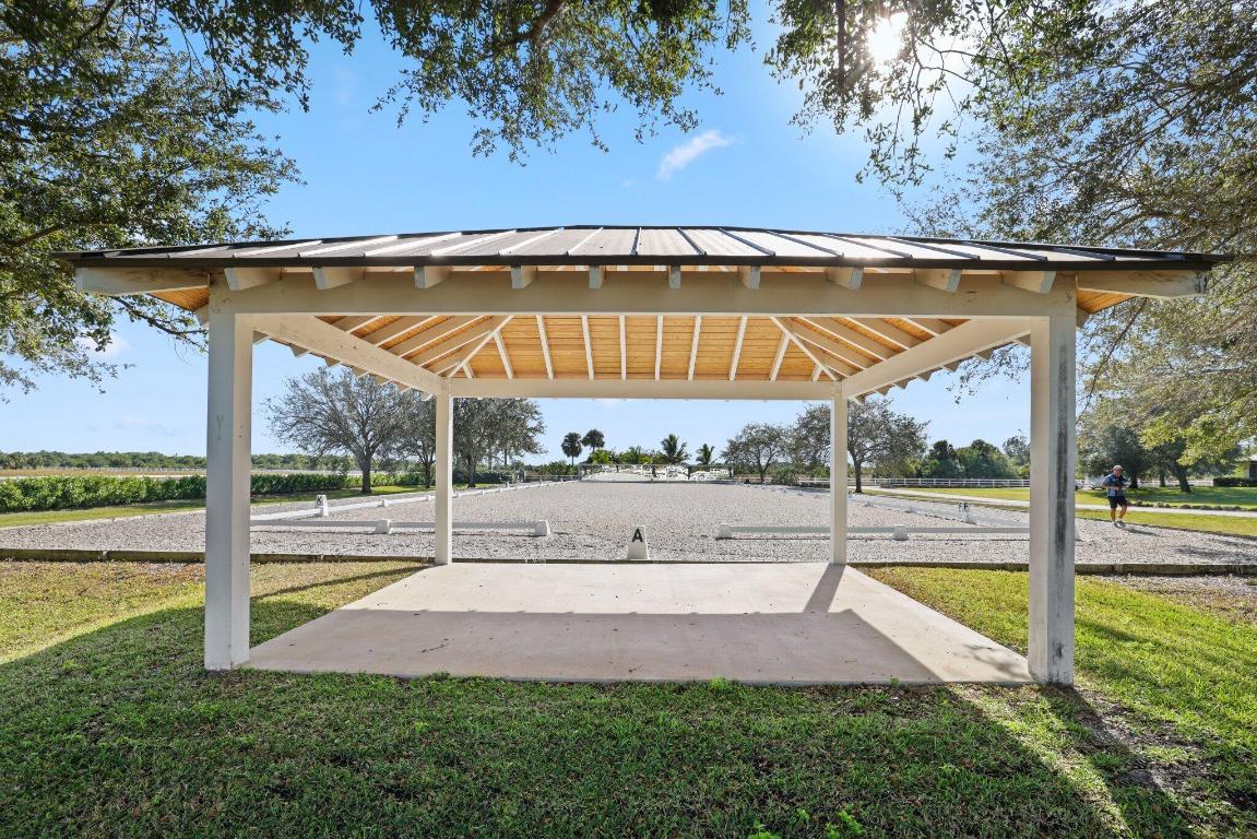 WHITE FENCES EQUESTRIAN ESTATES - Residential