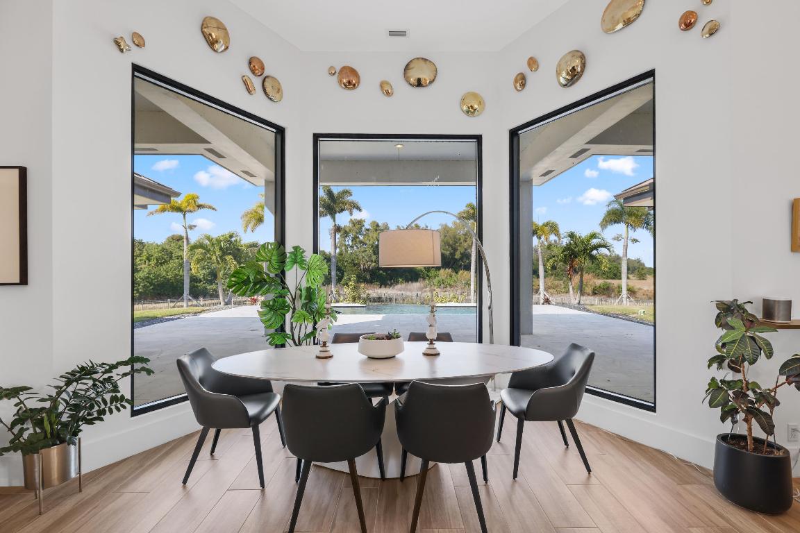 WHITE FENCES EQUESTRIAN ESTATES - Residential