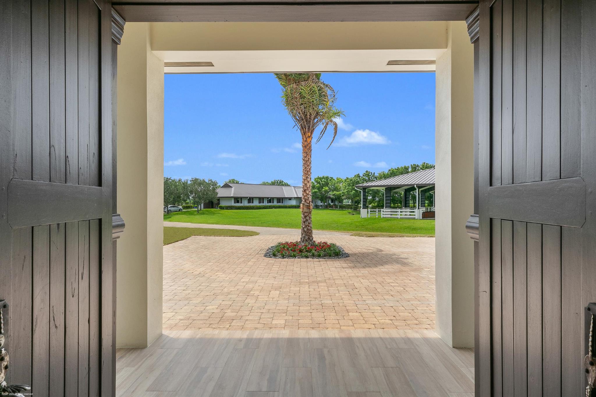 WHITE FENCES EQUESTRIAN E - Residential