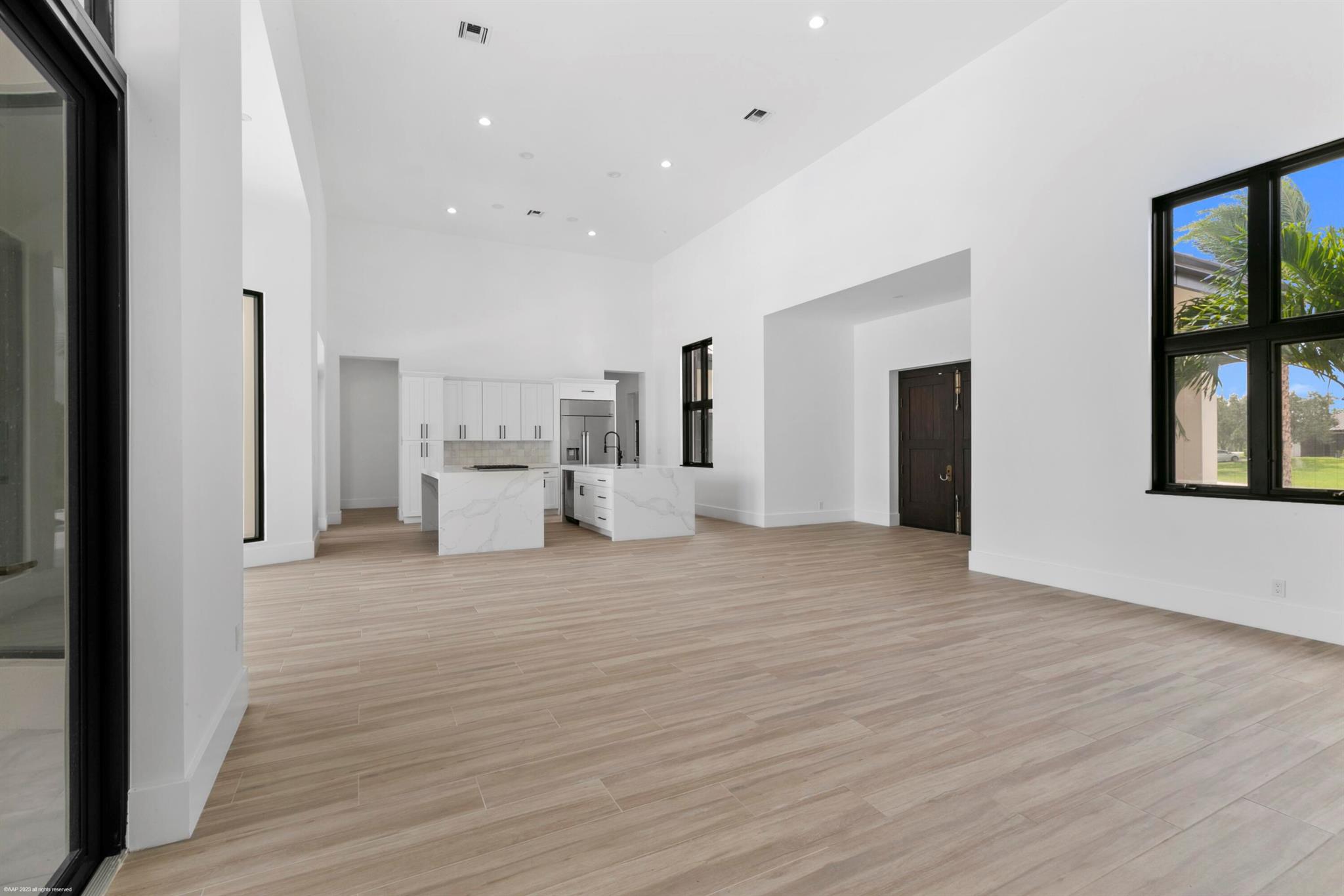 WHITE FENCES EQUESTRIAN E - Residential