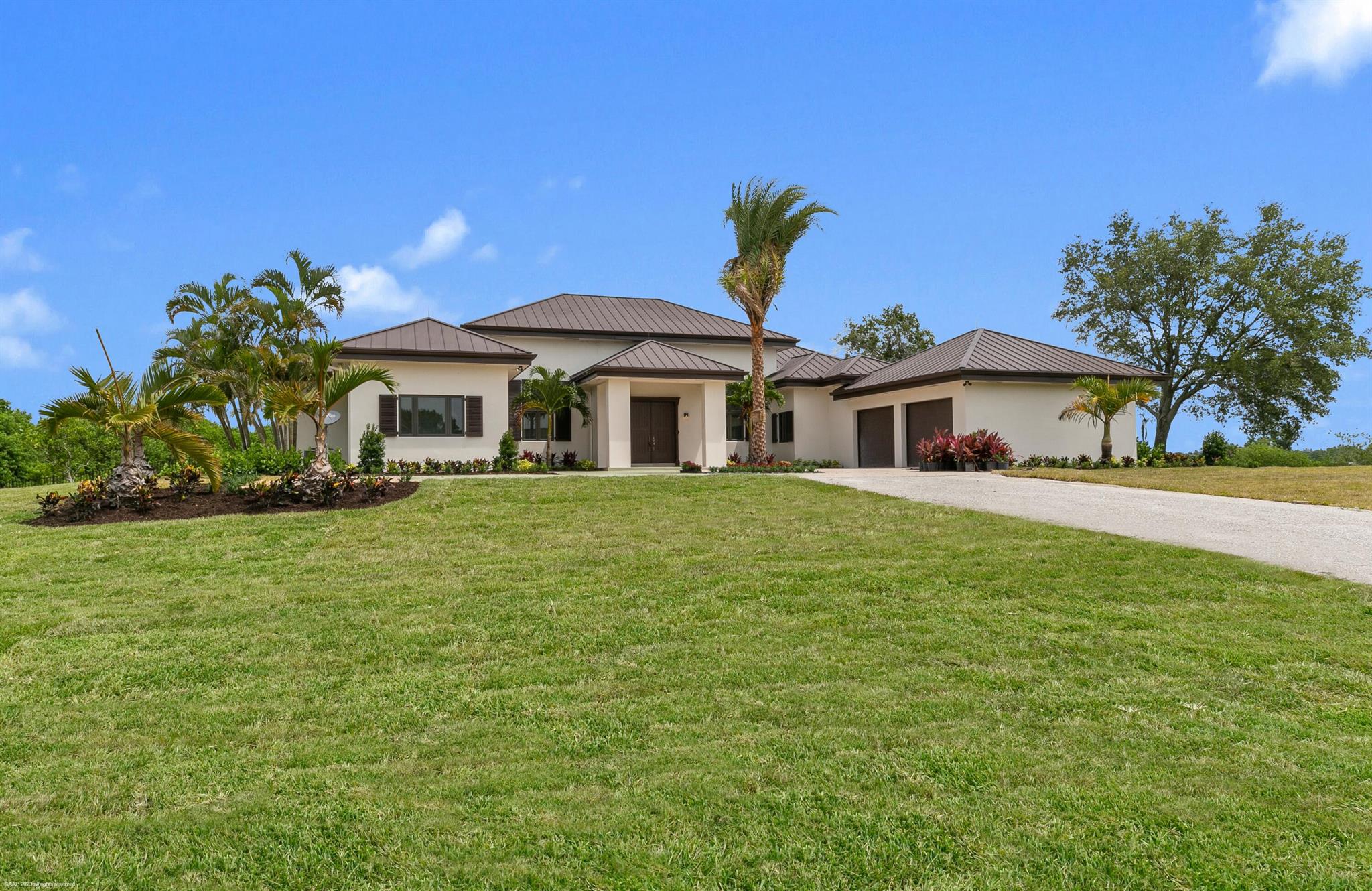 WHITE FENCES EQUESTRIAN E - Residential