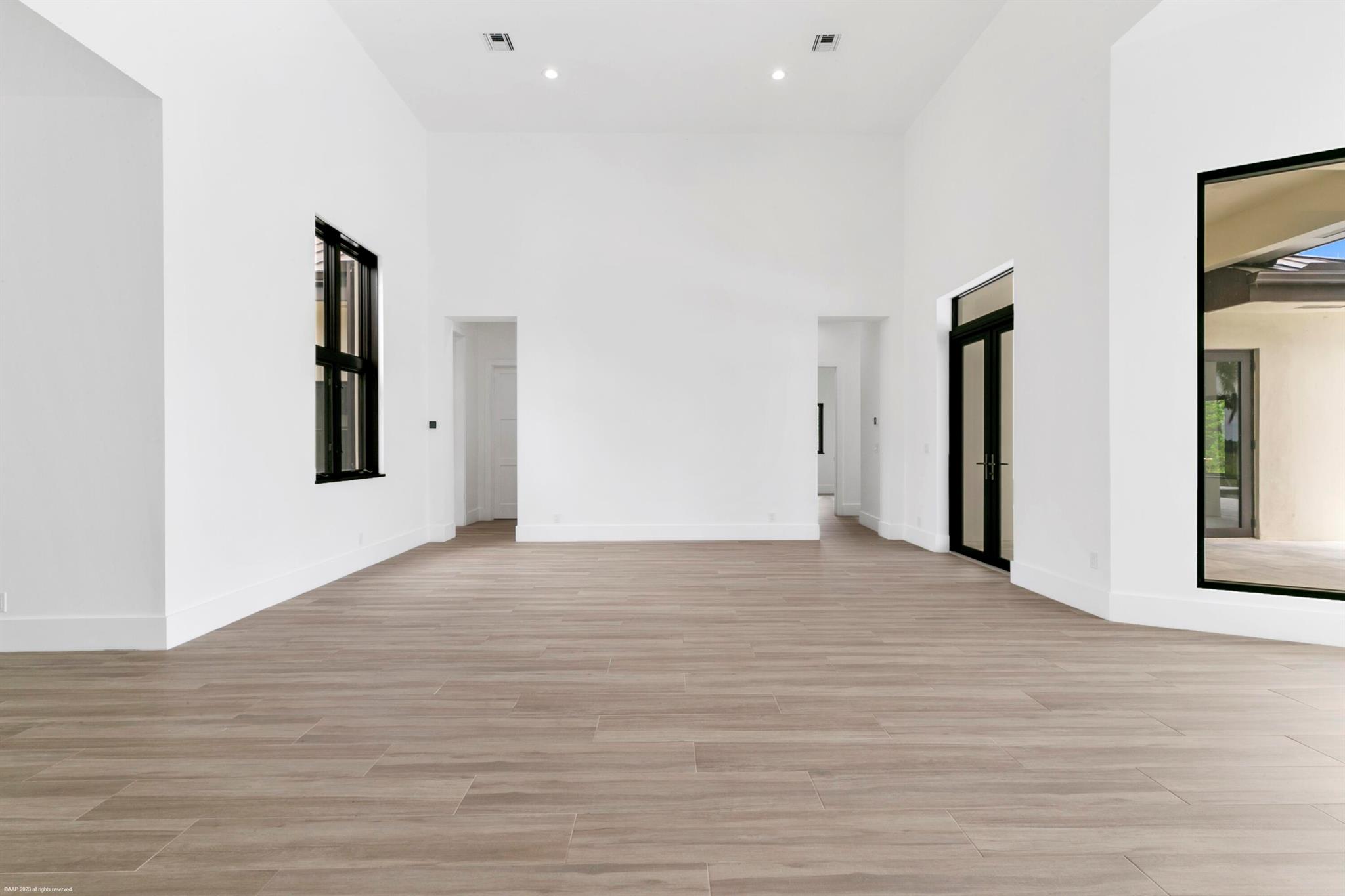 WHITE FENCES EQUESTRIAN E - Residential