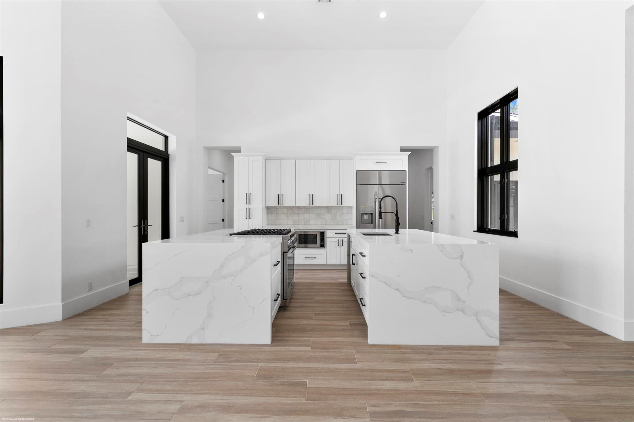 WHITE FENCES EQUESTRIAN E - Residential