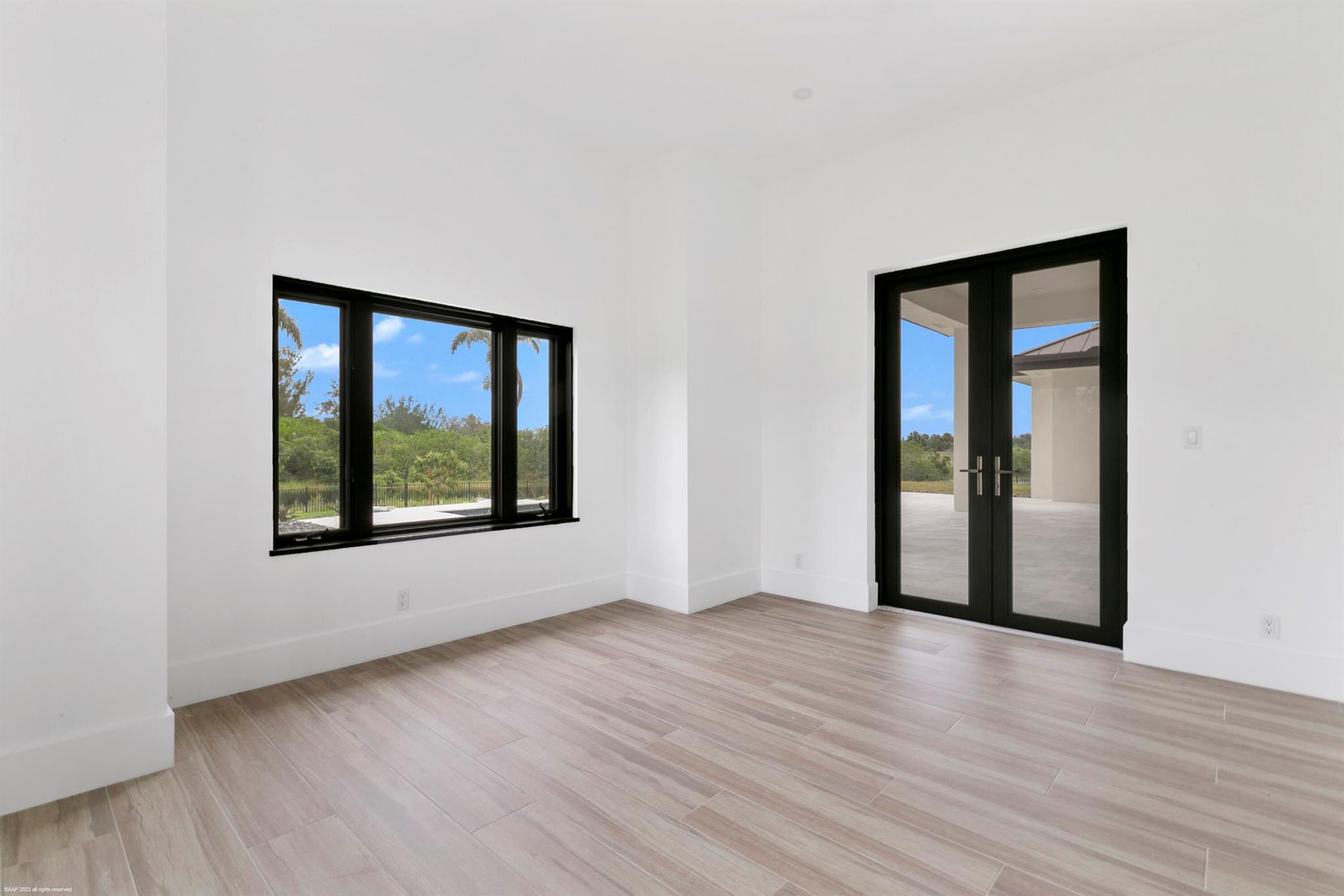 WHITE FENCES EQUESTRIAN E - Residential