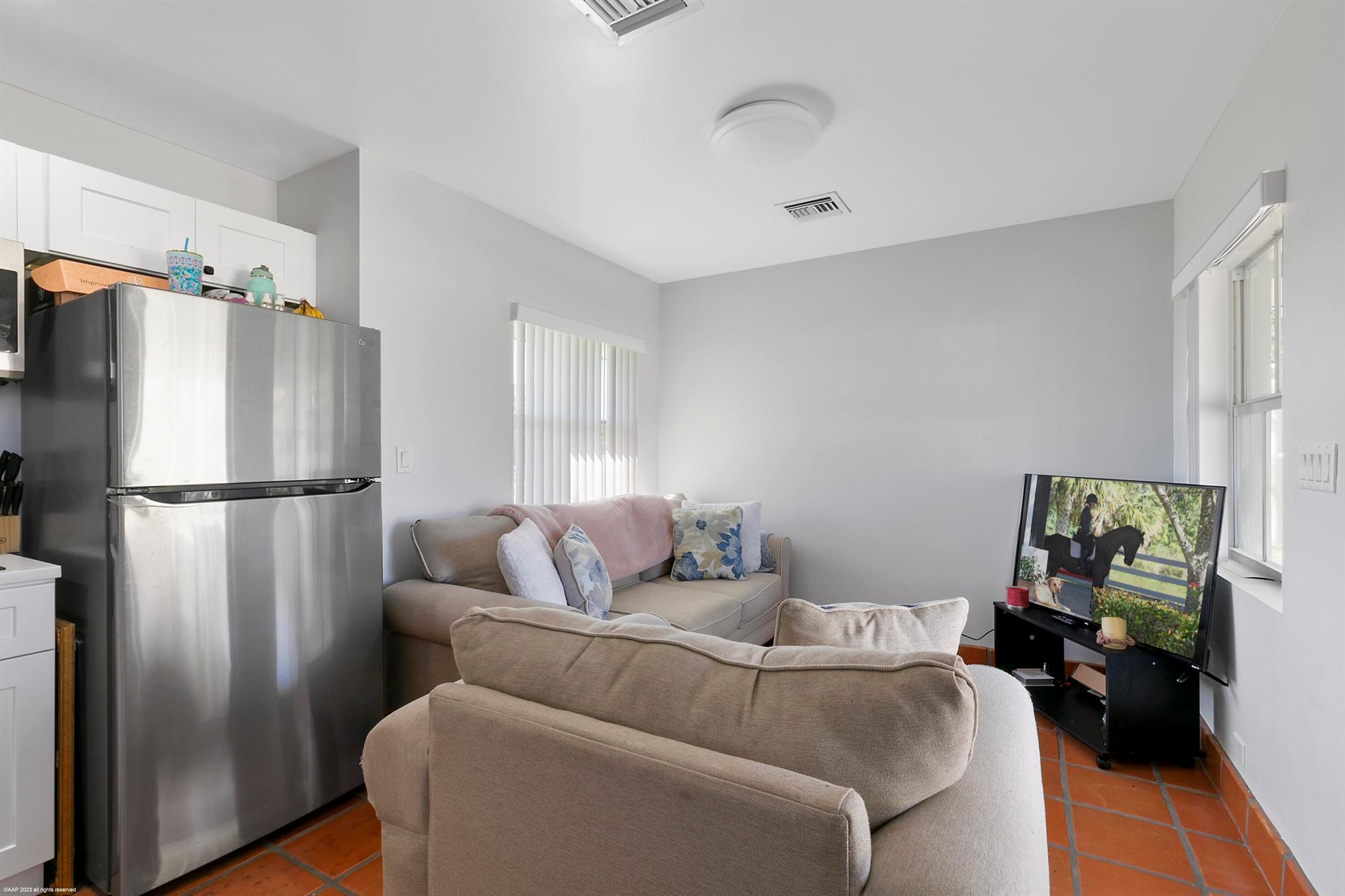 WHITE FENCES EQUESTRIAN E - Residential