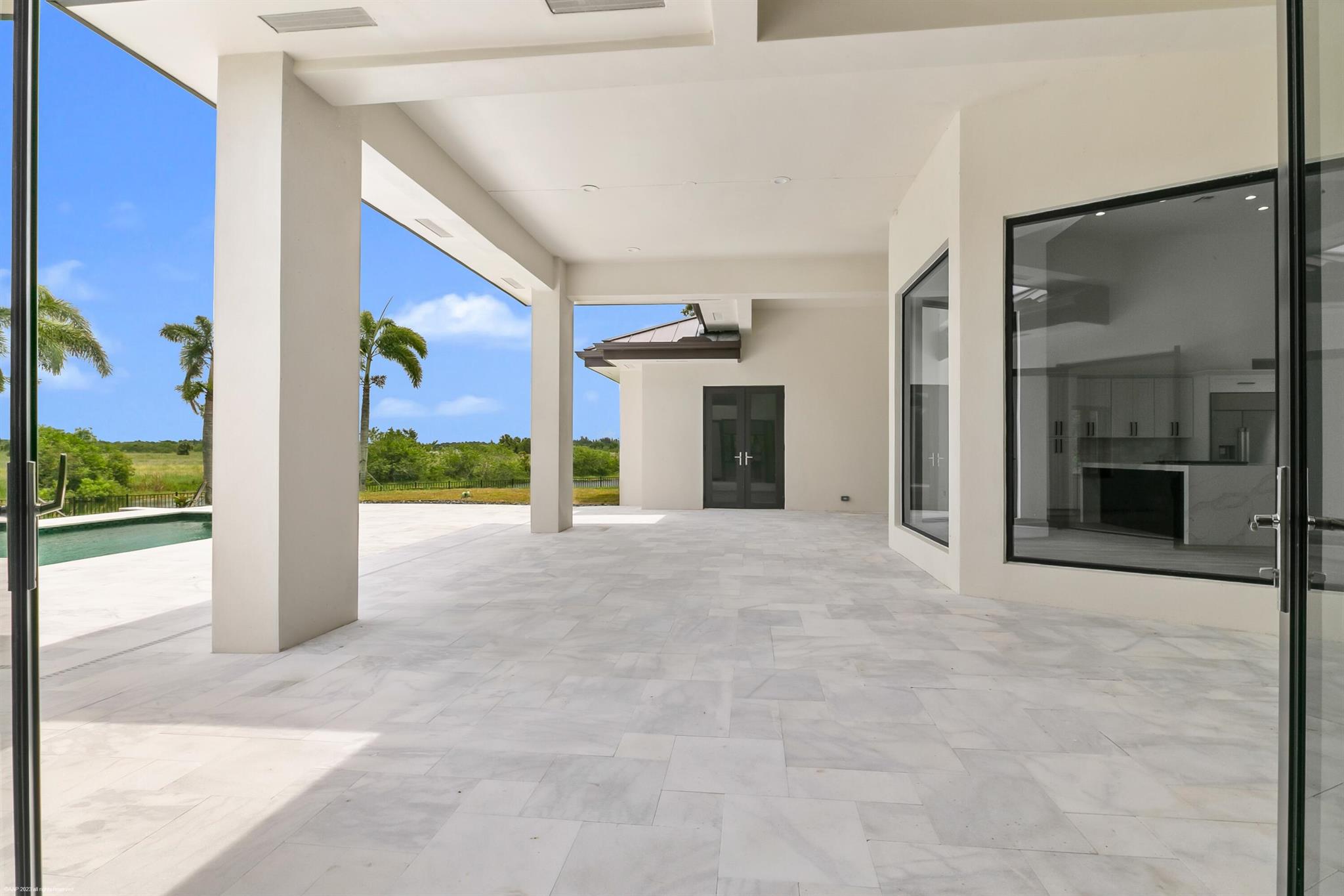 WHITE FENCES EQUESTRIAN E - Residential