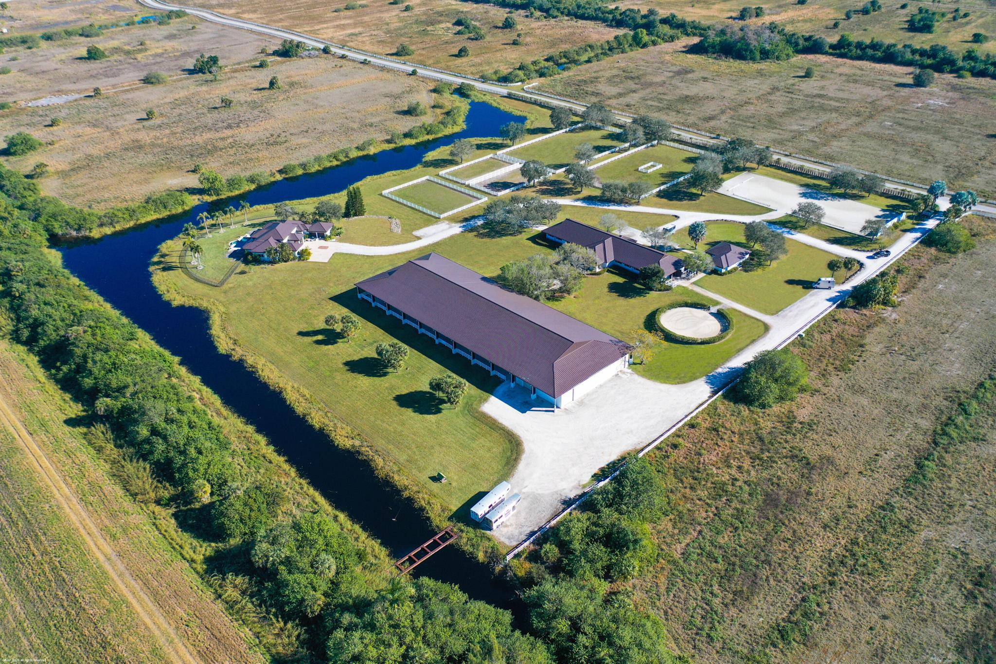 WHITE FENCES EQUESTRIAN E - Residential