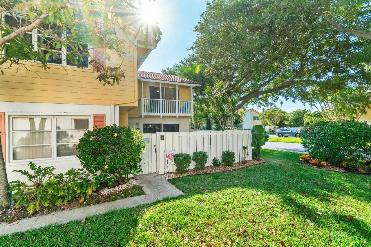 227 Seabreeze Circle