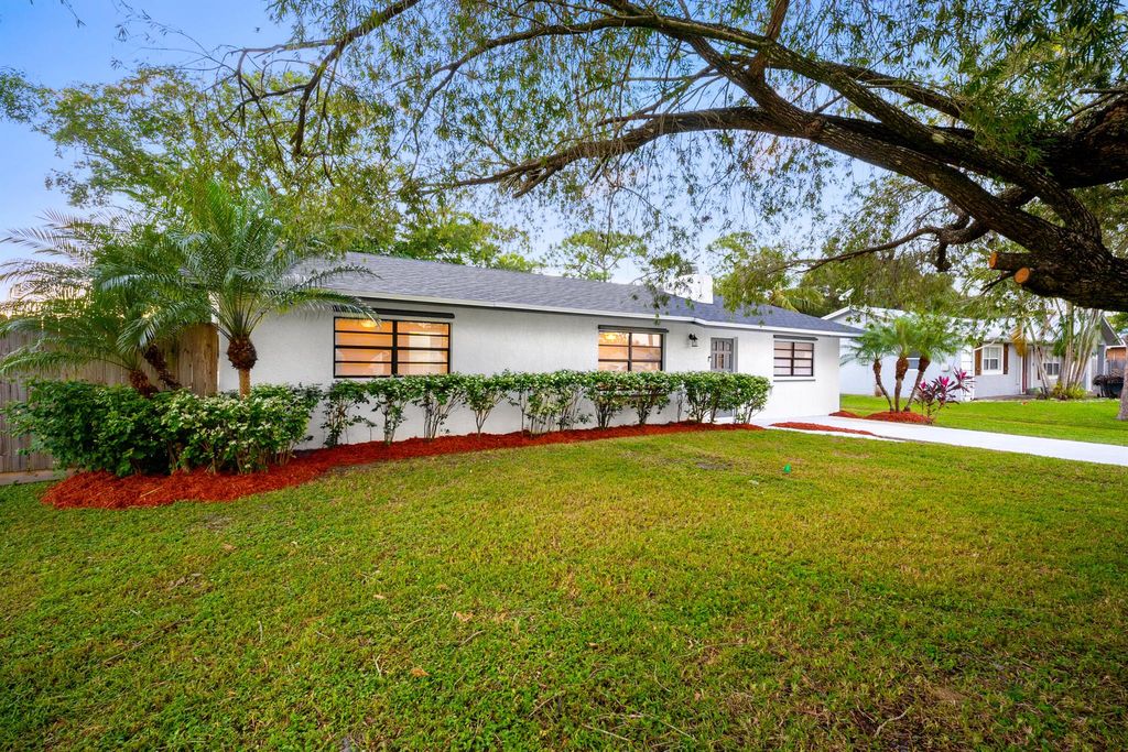 Photo of 6103 Sunset Boulevard, Fort Pierce, FL 34982 (MLS # R11037487)