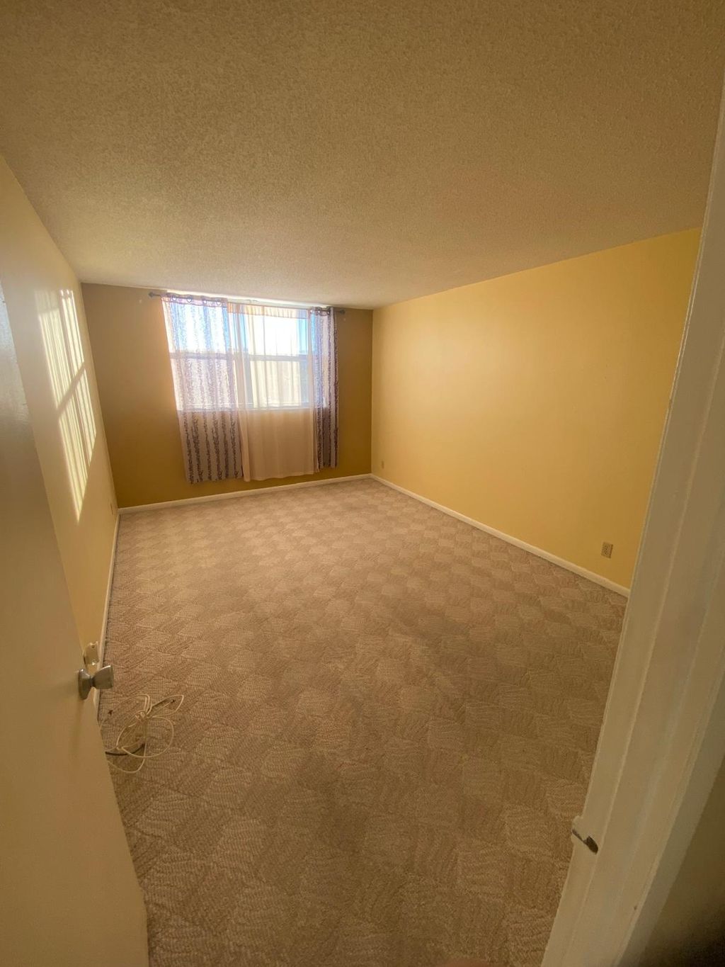 Photo of 480 Executive Center Drive, West Palm Beach, FL 33401 (MLS # B26000215)