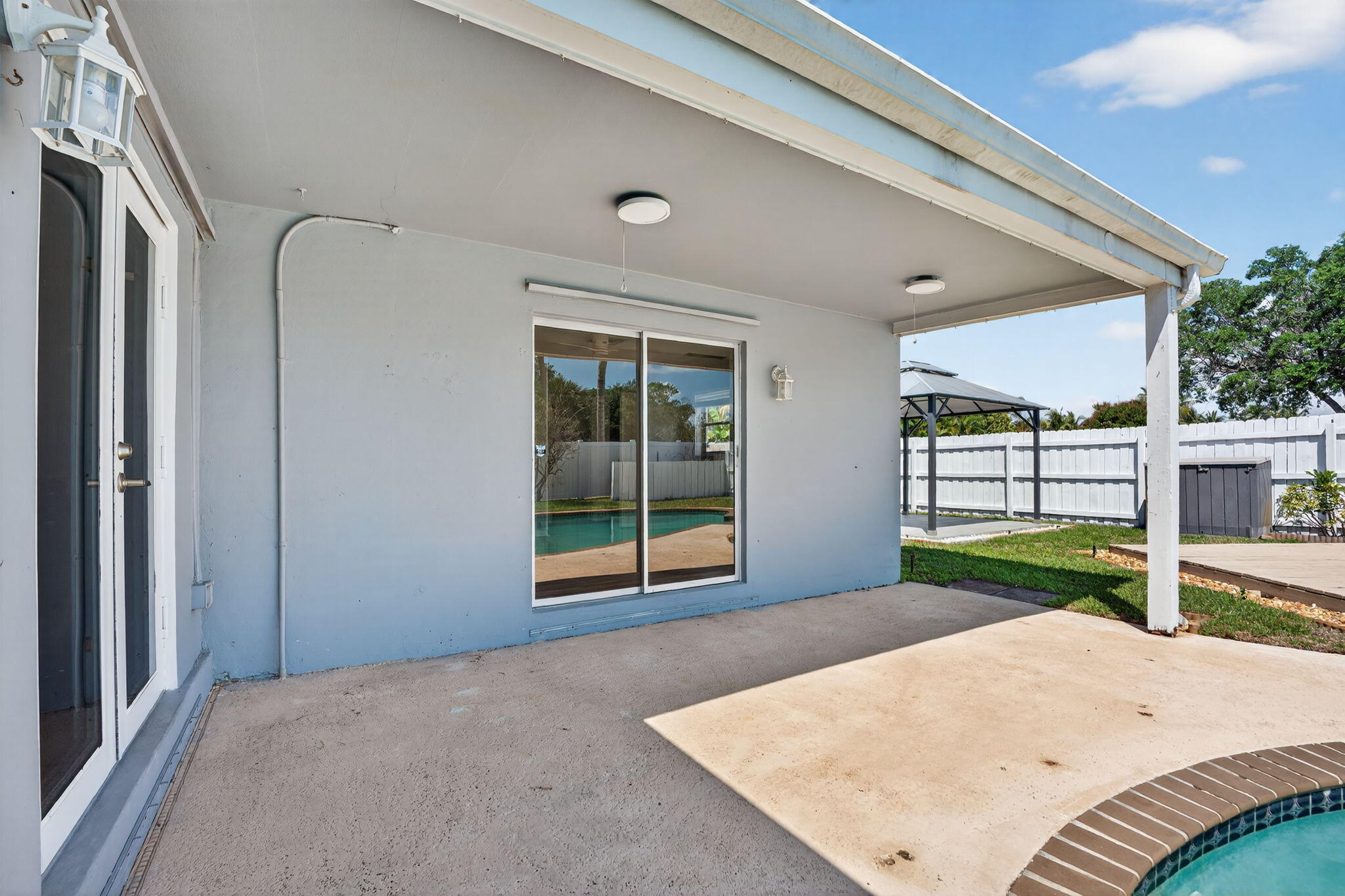 BOCA RATON SQUARE 16 - Residential