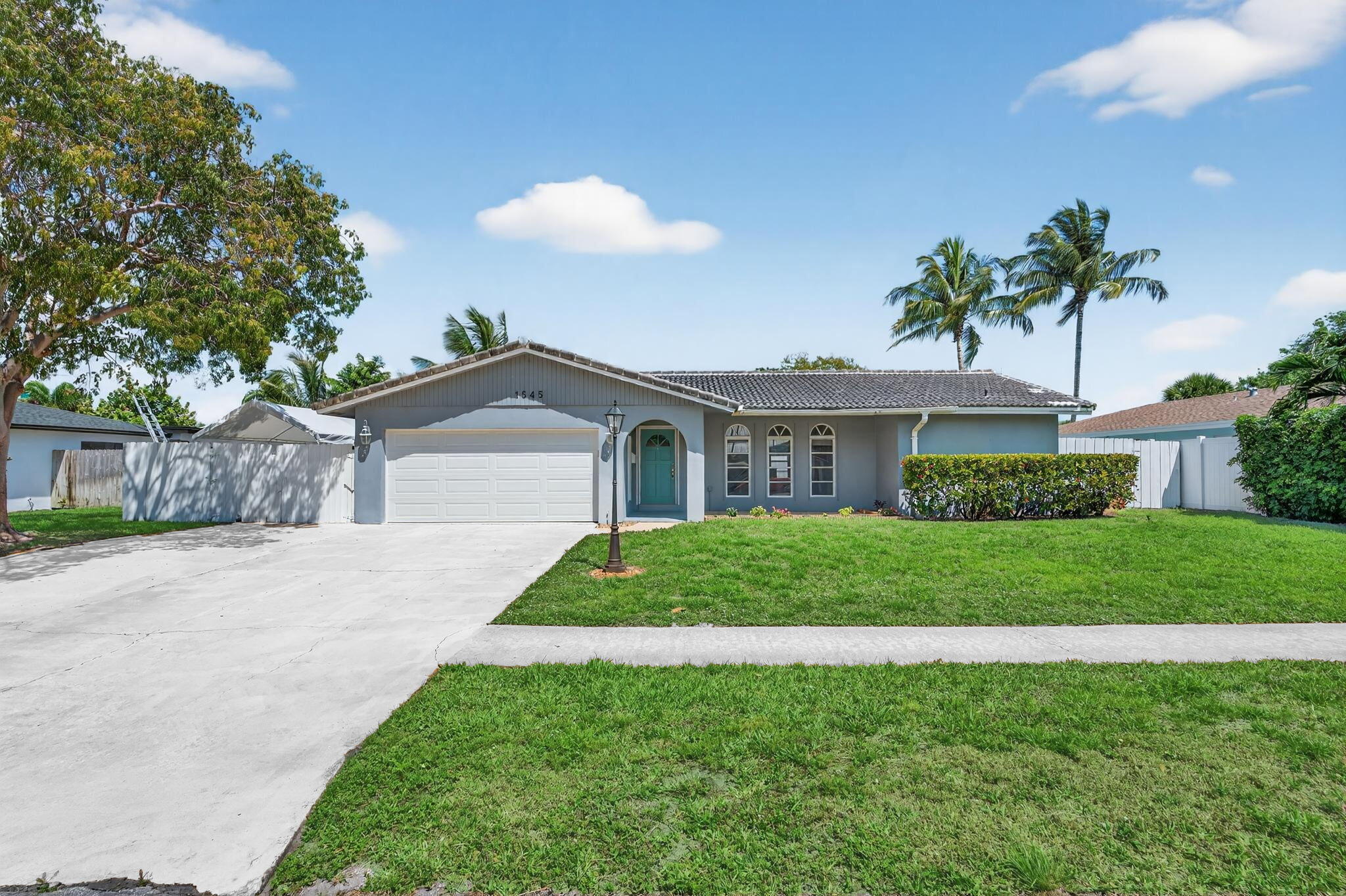 BOCA RATON SQUARE 16 - Residential