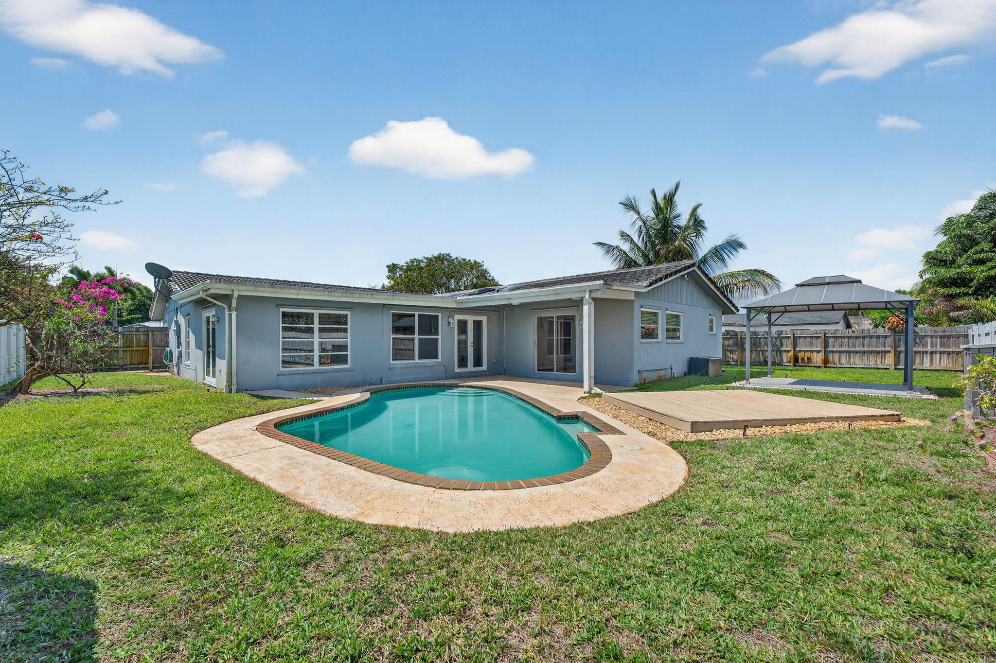 BOCA RATON SQUARE 16 - Residential