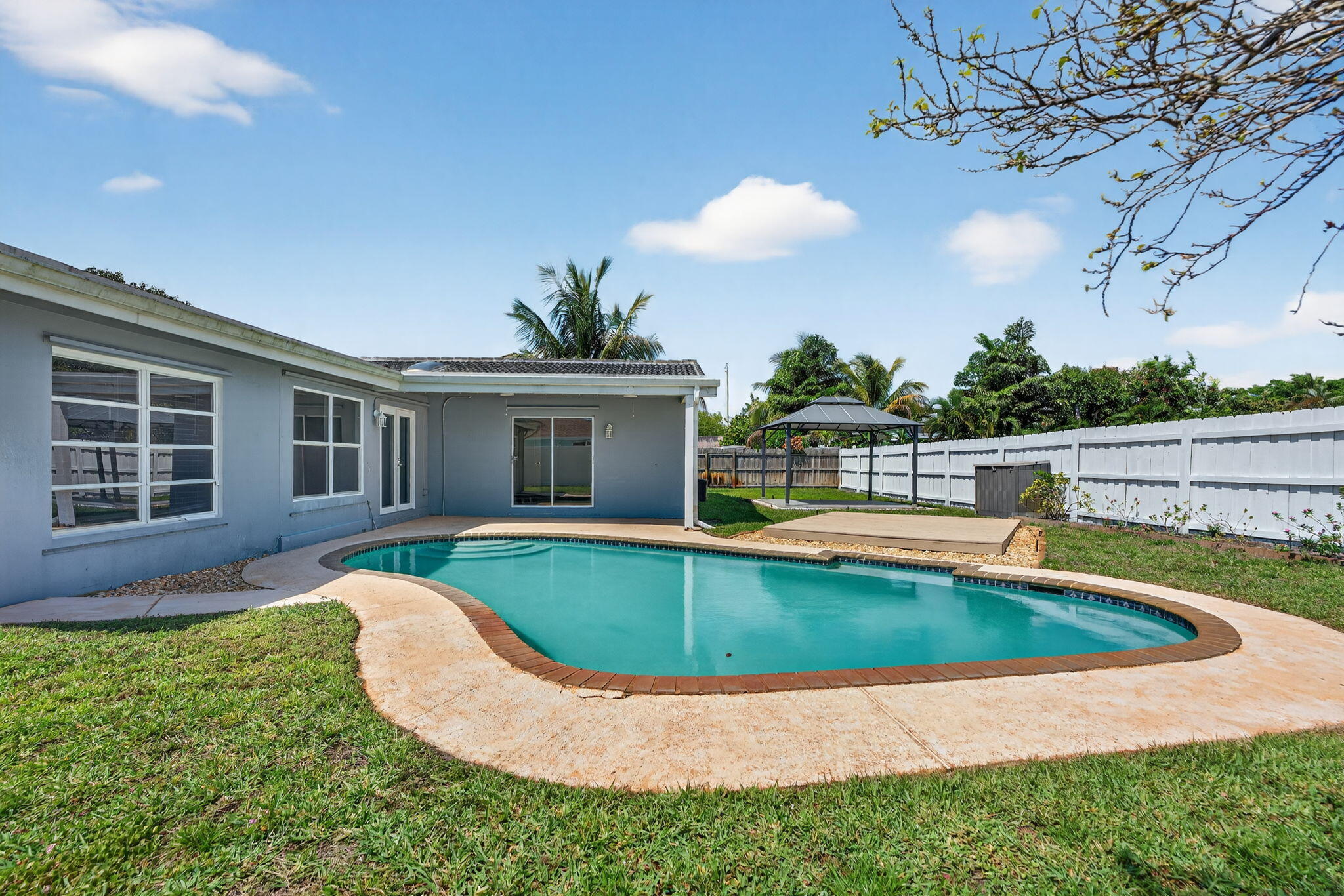 BOCA RATON SQUARE 16 - Residential