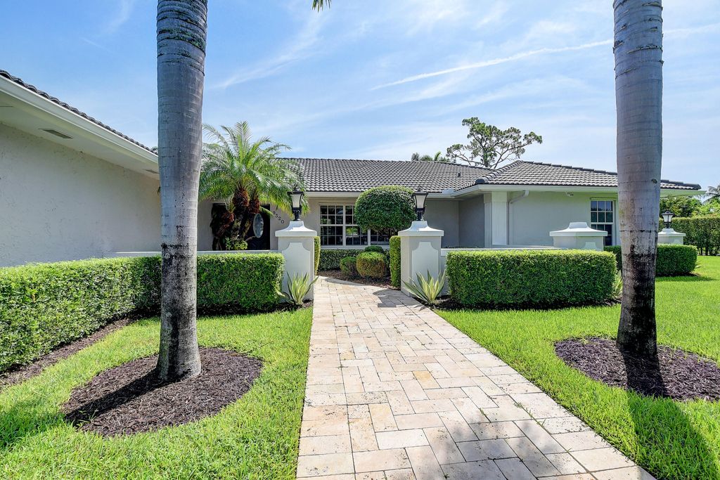 Photo of 9320 Dundee Drive, Lake Worth, FL 33467 (MLS # R10900579)