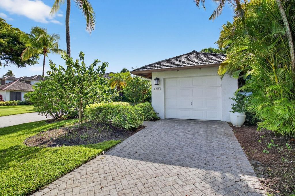 Photo of 19452 Waters Reach Lane 305 Lane #305, Boca Raton, FL 33434 (MLS # F10509222)