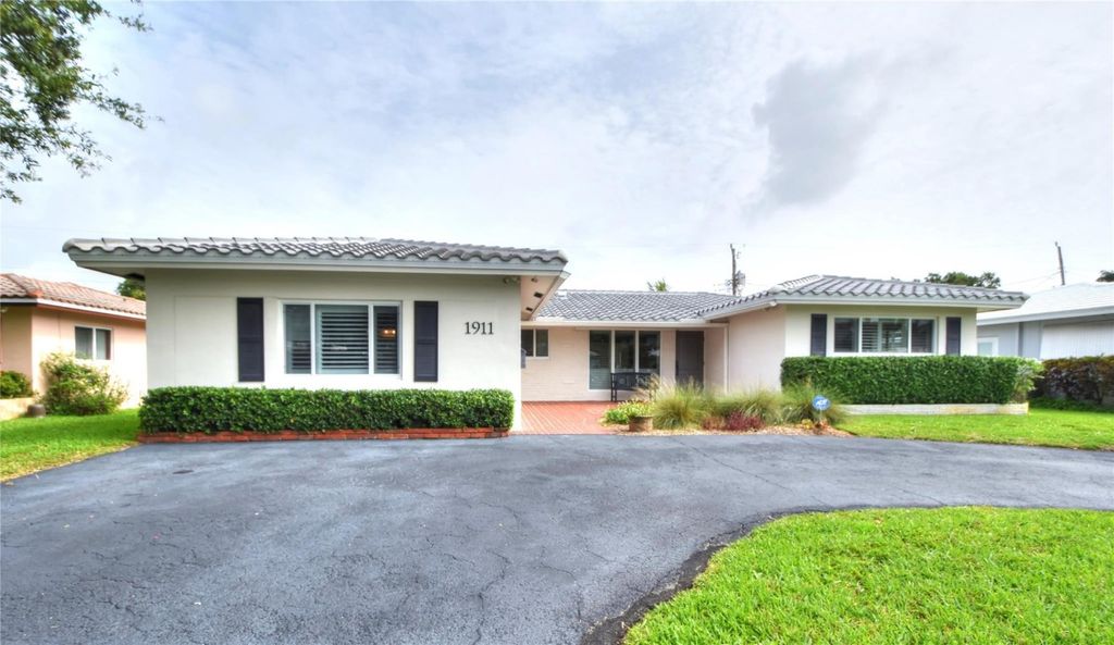 Photo of 1911 NE 41st Street, Oakland Park, FL 33308 (MLS # F10507944)