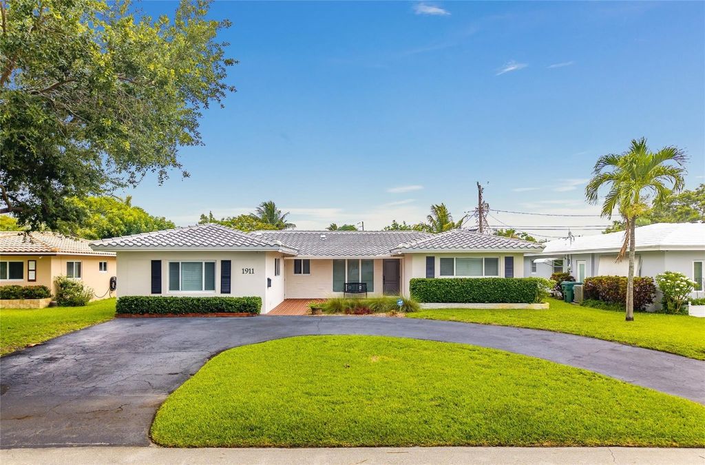 Photo of 1911 NE 41st Street, Oakland Park, FL 33308 (MLS # F10507944)