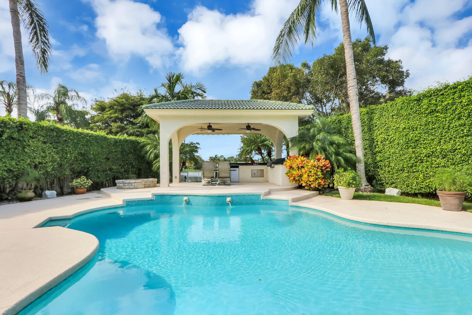 6990 Cypress Cove Circle