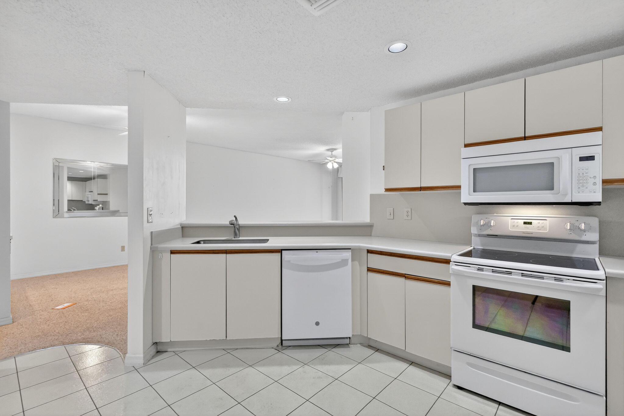 Hanson's Landing Condo - Residential