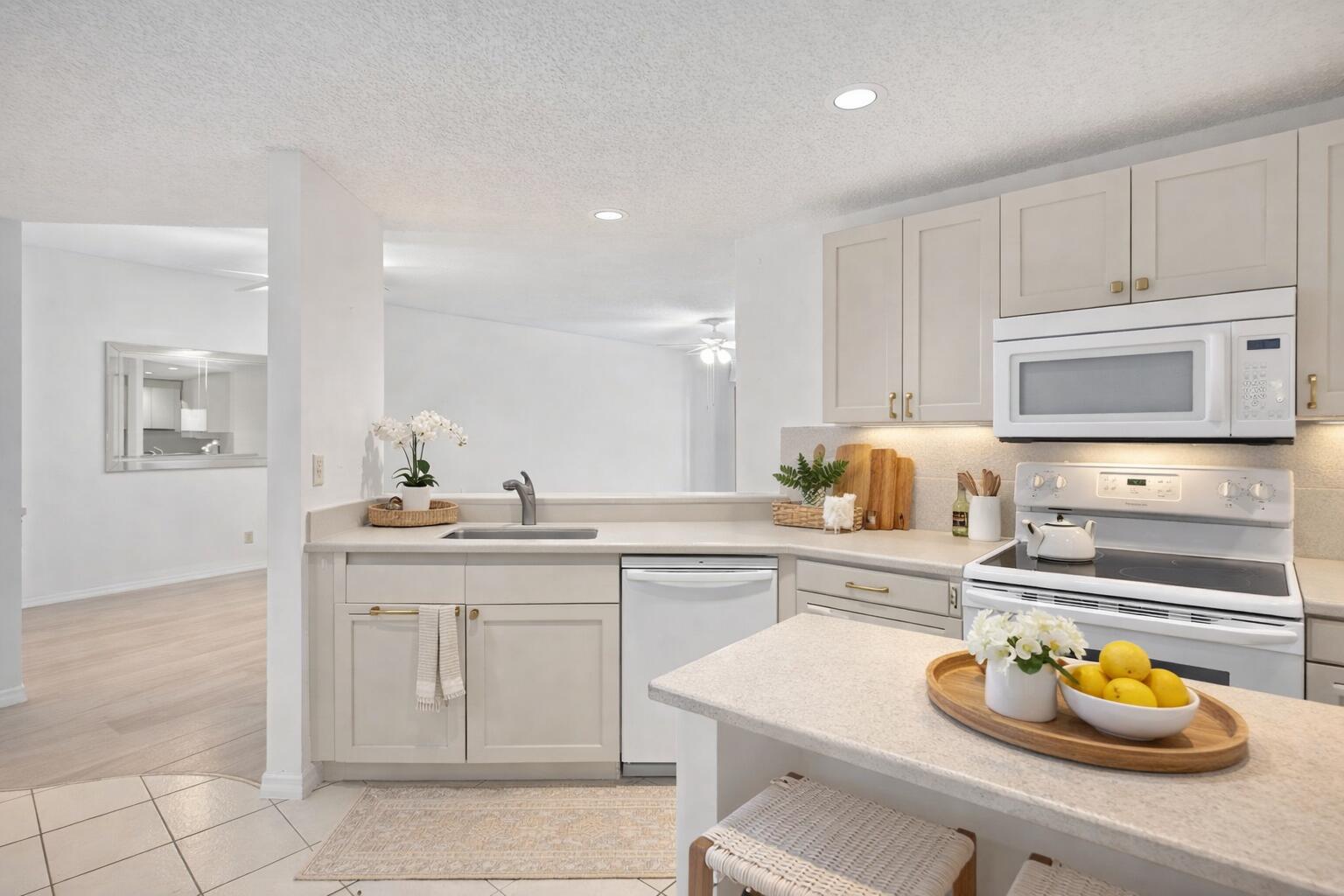 Hanson's Landing Condo - Residential