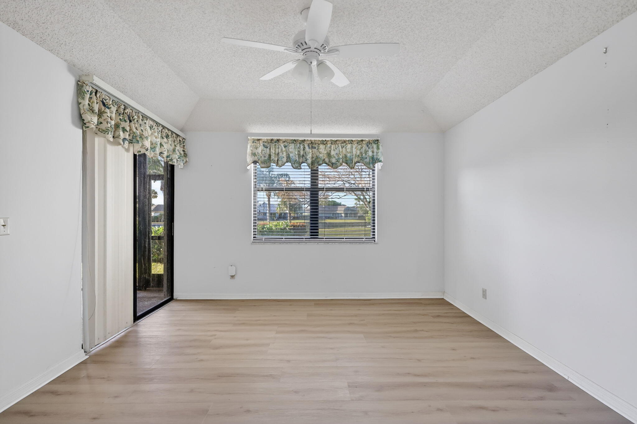 Hanson's Landing Condo - Residential