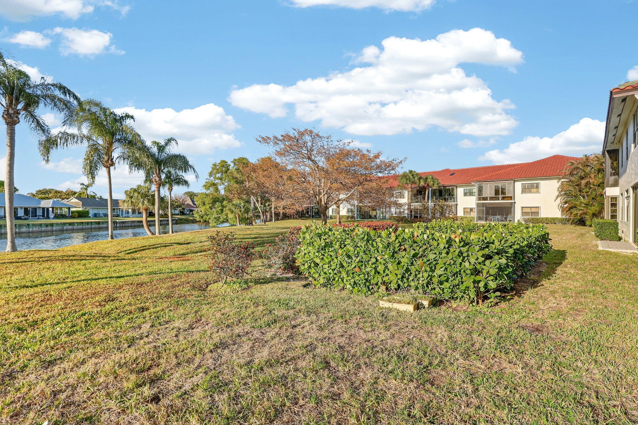 Hanson's Landing Condo - Residential