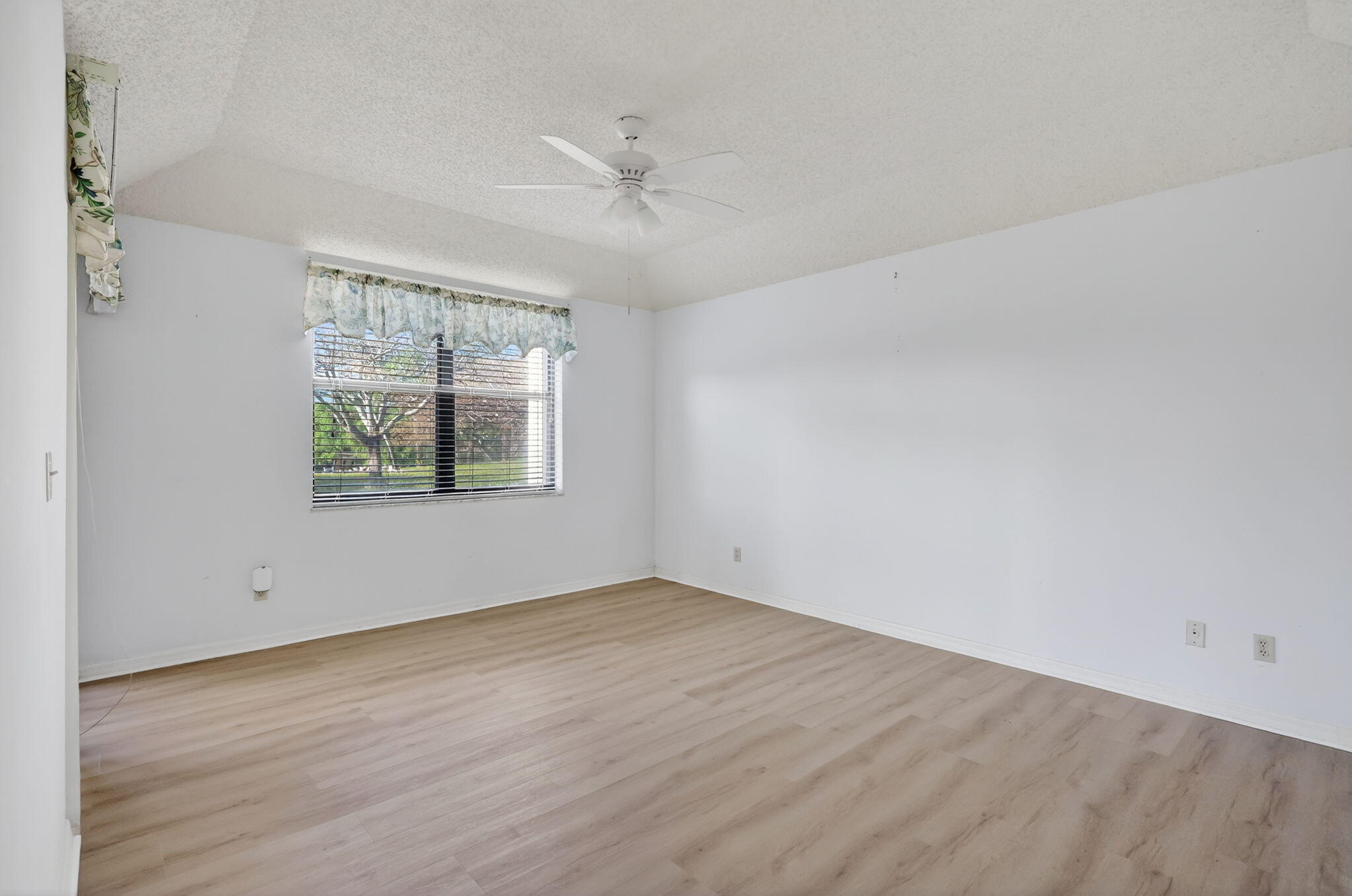 Hanson's Landing Condo - Residential