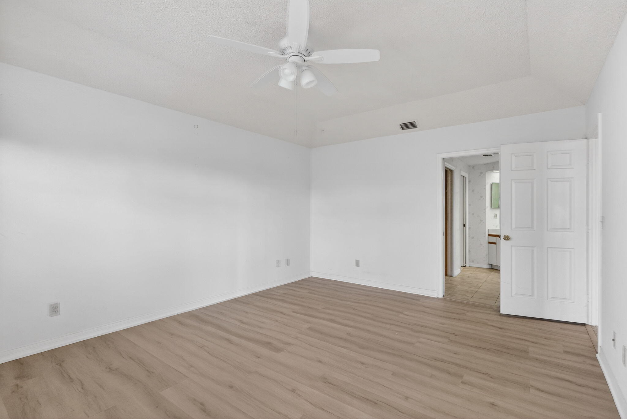 Hanson's Landing Condo - Residential